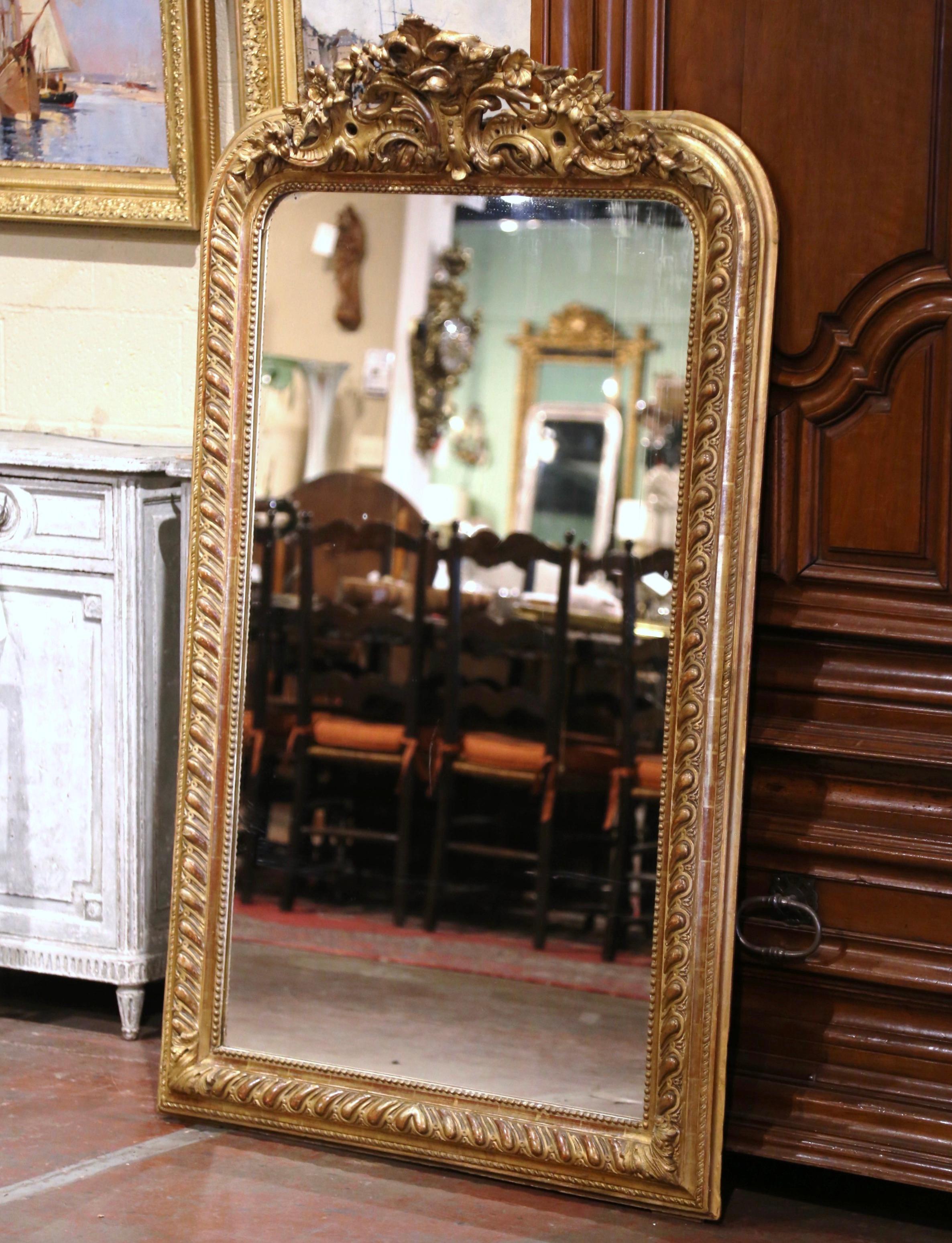 19th Century French Louis XV Carved Giltwood Mirror with Floral and Leaf Motifs 1