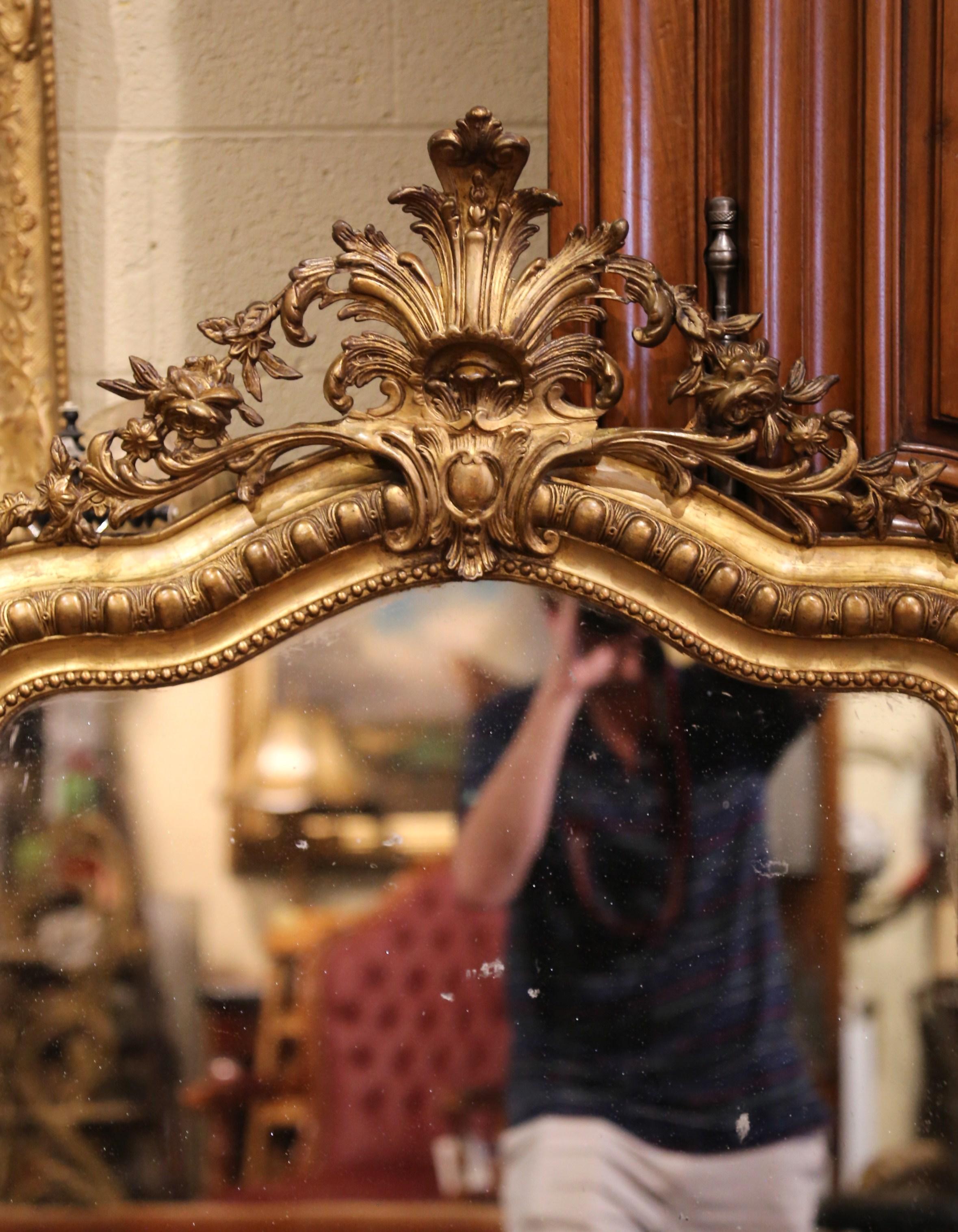 19th Century French Louis XV Carved Giltwood Mirror with Floral & Shell Motif In Excellent Condition In Dallas, TX
