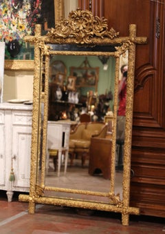 Miroir à coussin en bois doré sculpté de Louis XV du 19ème siècle