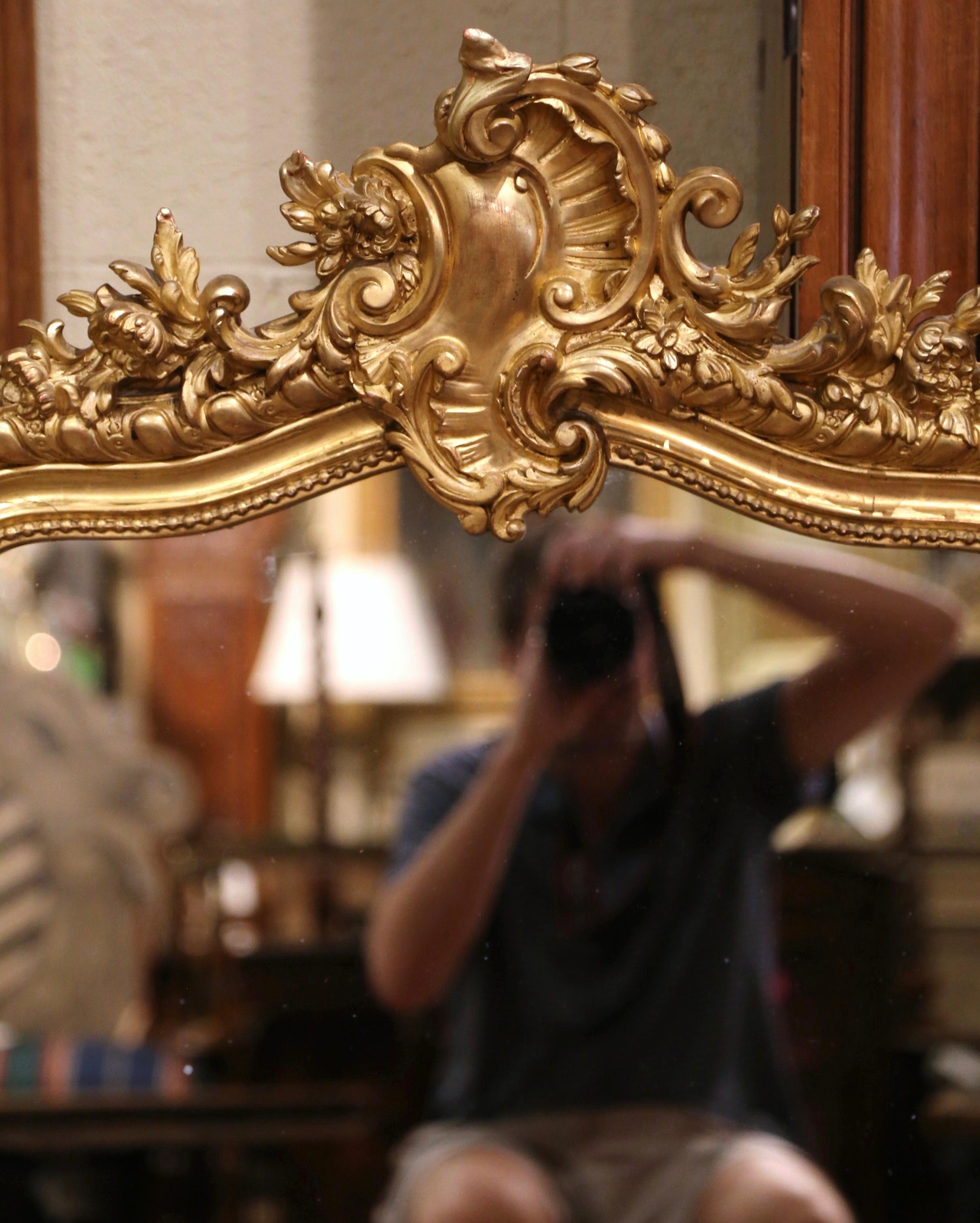 Hand-Carved 19th Century French Louis XV Carved Giltwood Wall Mirror with Shell Cartouche