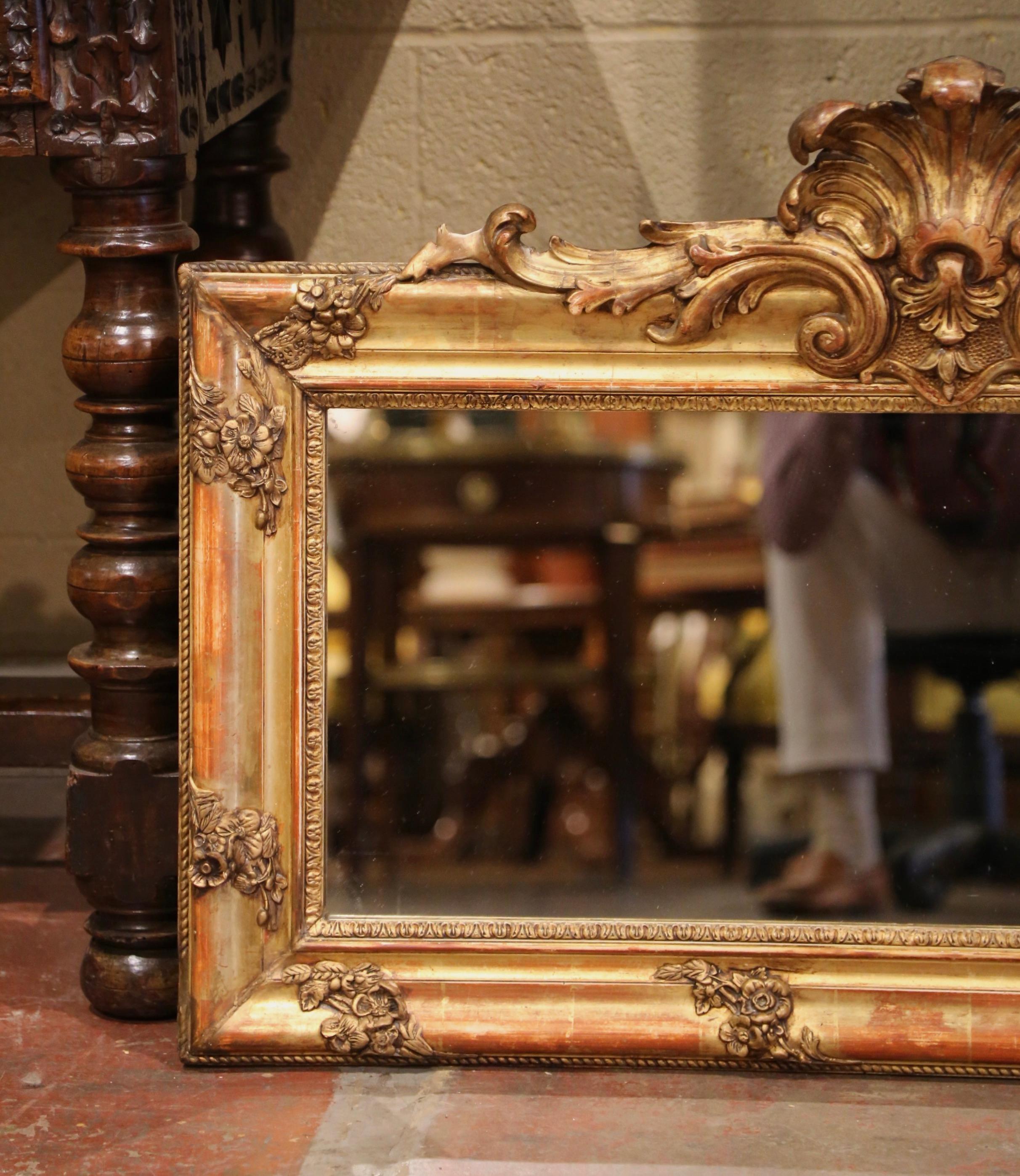 Hand-Carved 19th Century French Louis XV Carved Giltwood Wall Mirror with Shell Cartouche For Sale