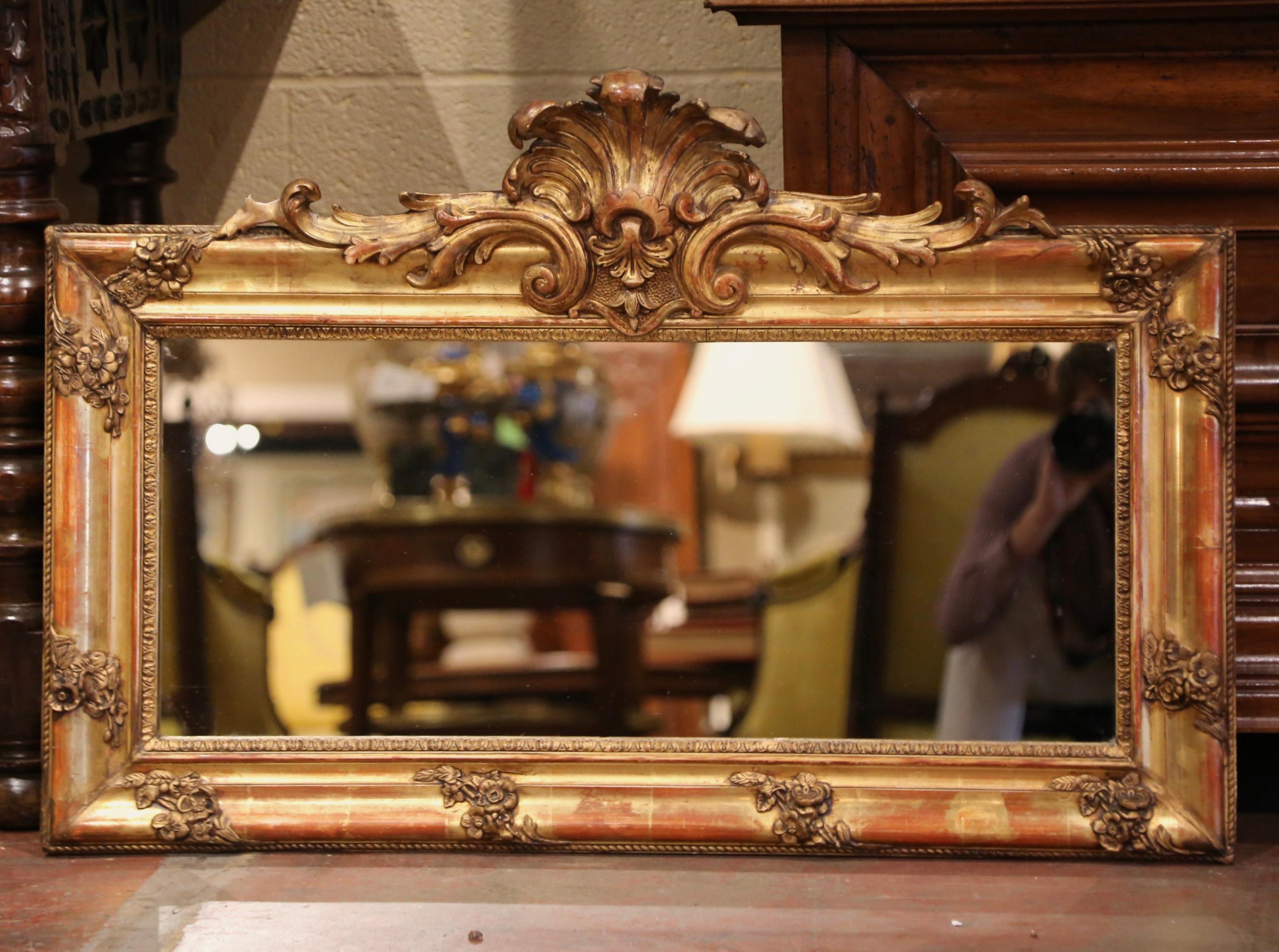 19th Century French Louis XV Carved Giltwood Wall Mirror with Shell Cartouche For Sale 1