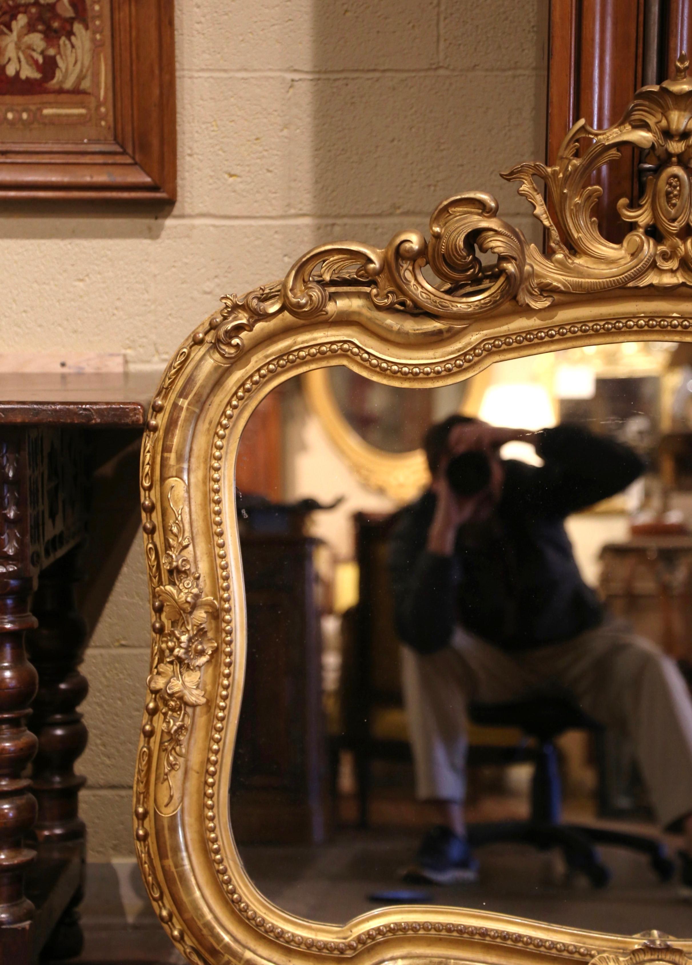 19th Century French Louis XV Carved Giltwood Wall Mirror with Shell Cartouche For Sale 2