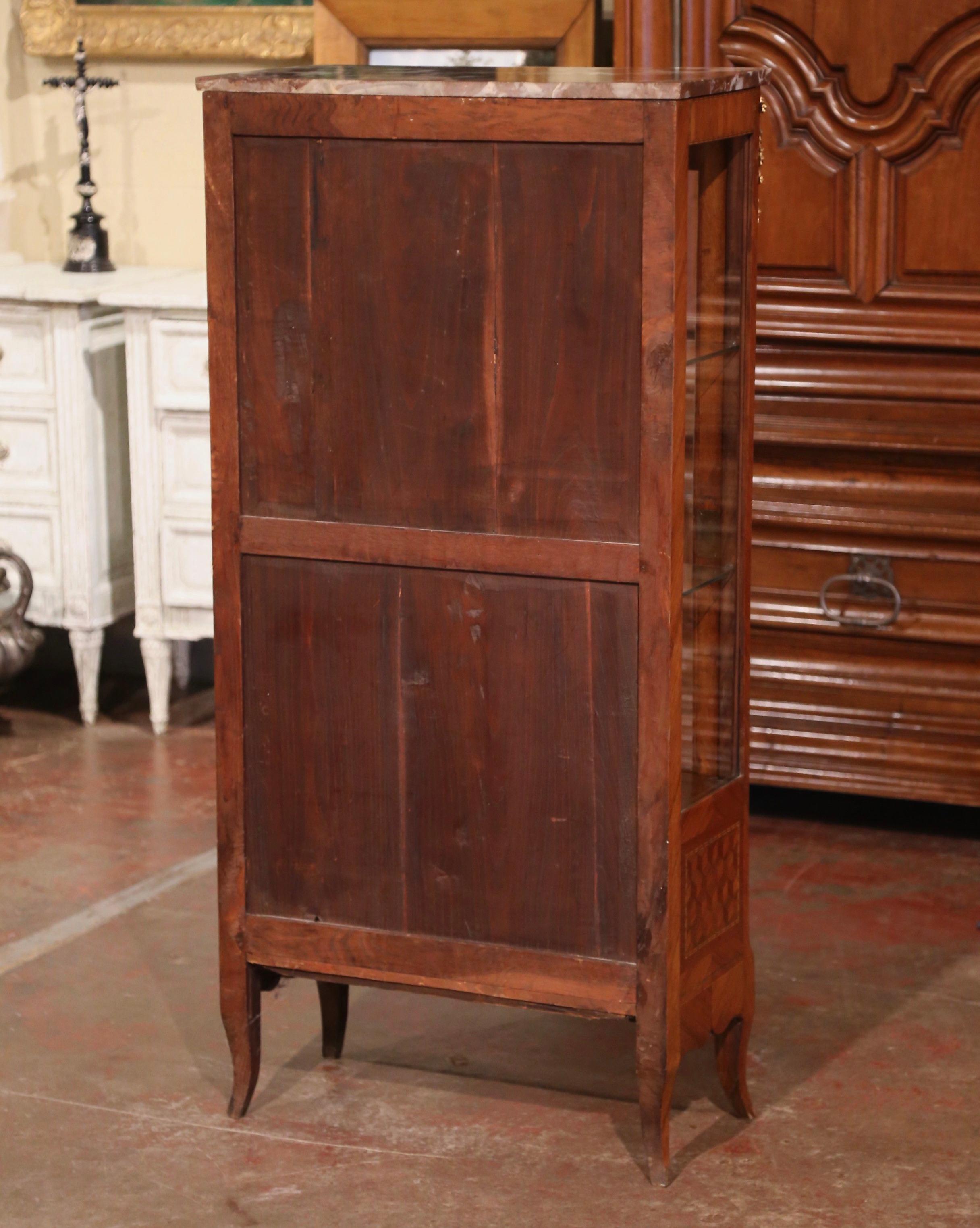 19th Century French Louis XV Carved Kingwood Parquetry Vitrine with Marble Top 6