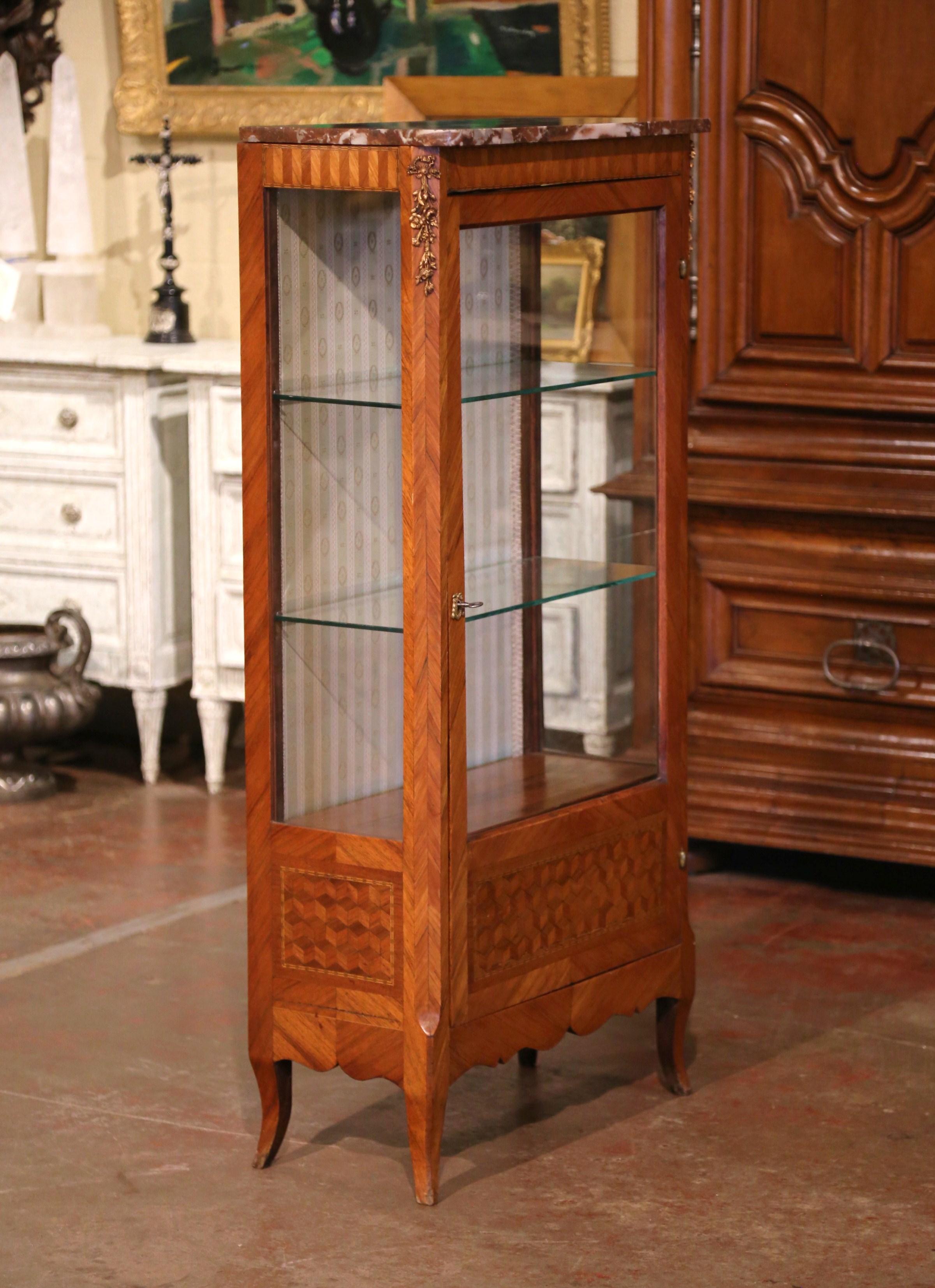 19th Century French Louis XV Carved Kingwood Parquetry Vitrine with Marble Top 4