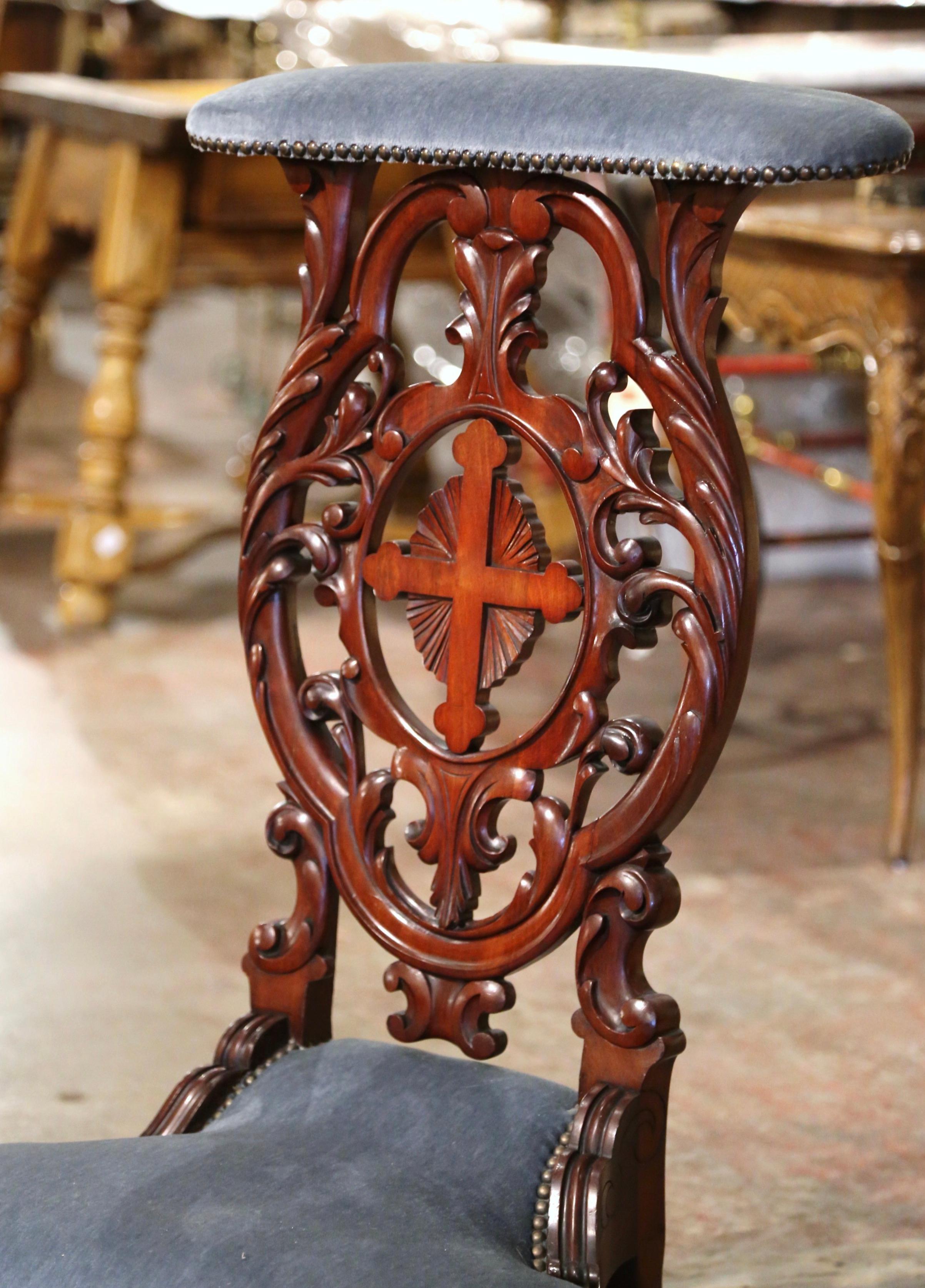 Hand-Carved 19th Century French Louis XV Carved Mahogany Prayer Bench with Velvet Upholstery For Sale