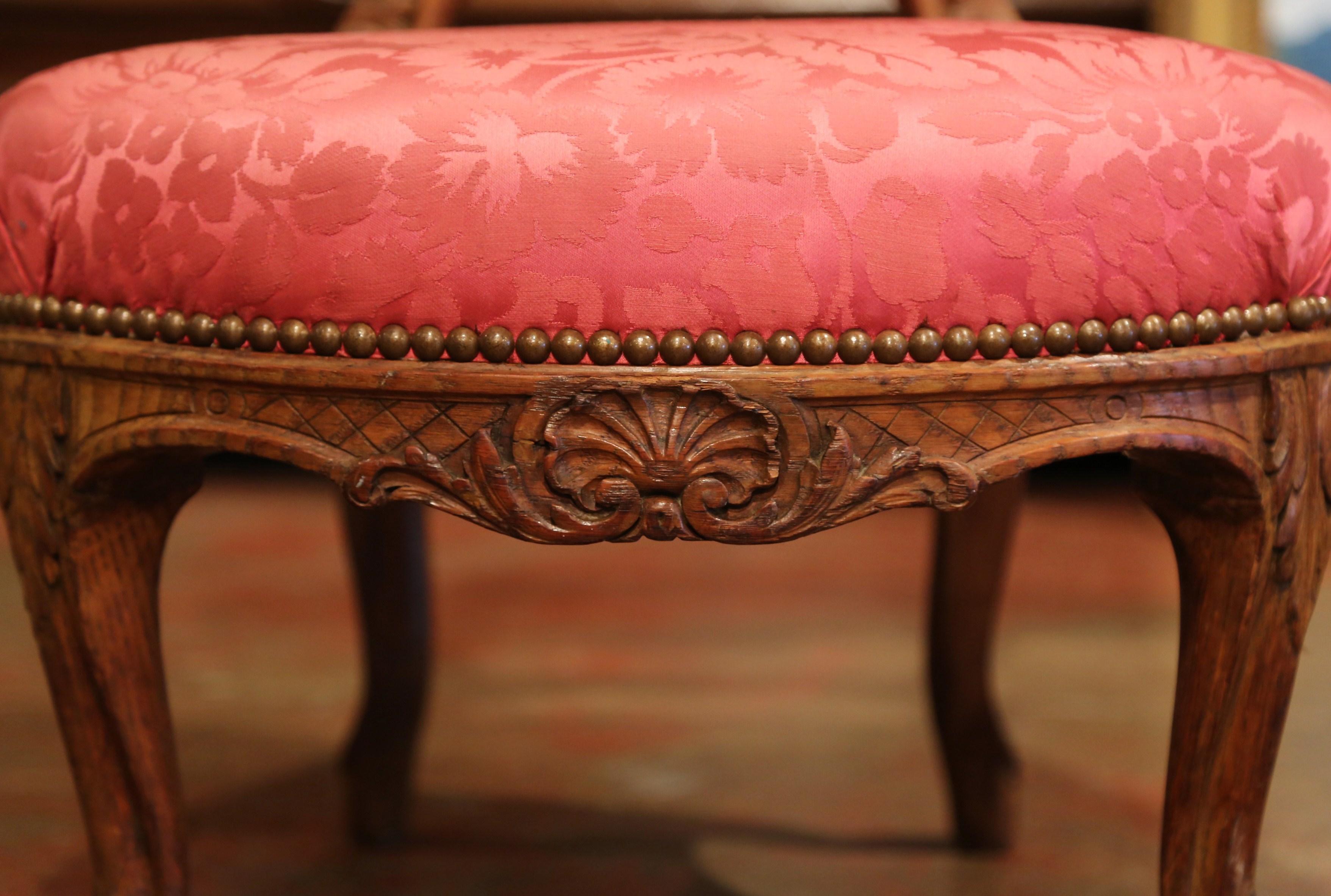 19th Century French Louis XV Carved Oak Chauffeuse Chair with Silk Upholstery 4