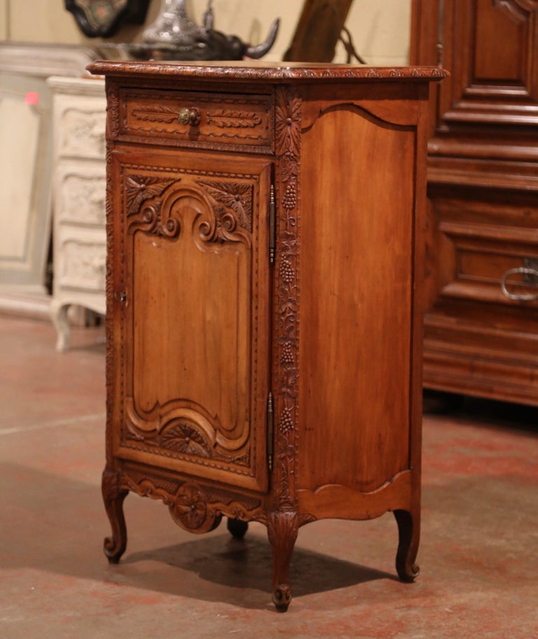 19th Century French Louis XV Carved Pear Wood Jelly from