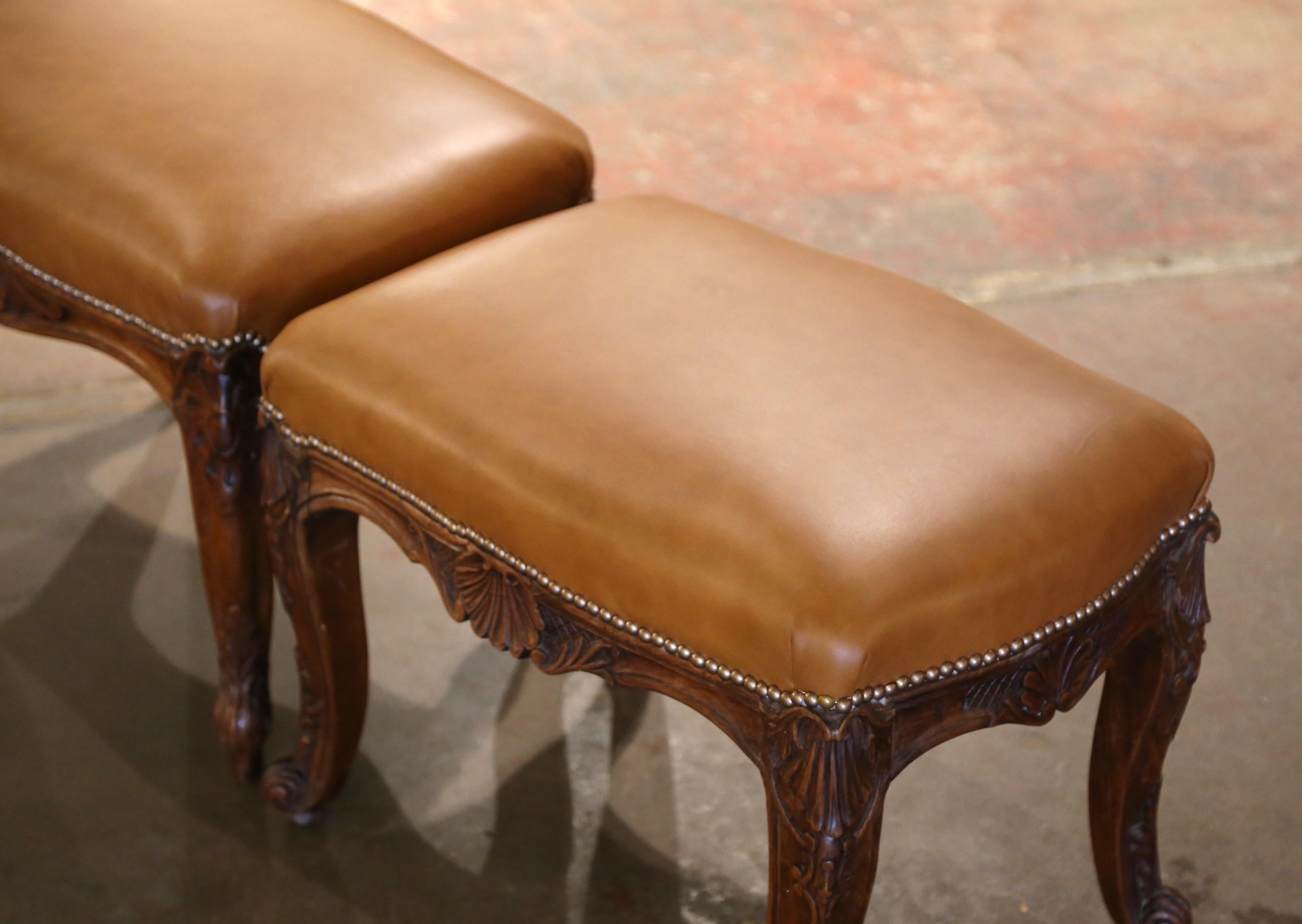 Hand-Carved Pair of 19th Century French Louis XV Carved Walnut and Leather Bench Stools For Sale