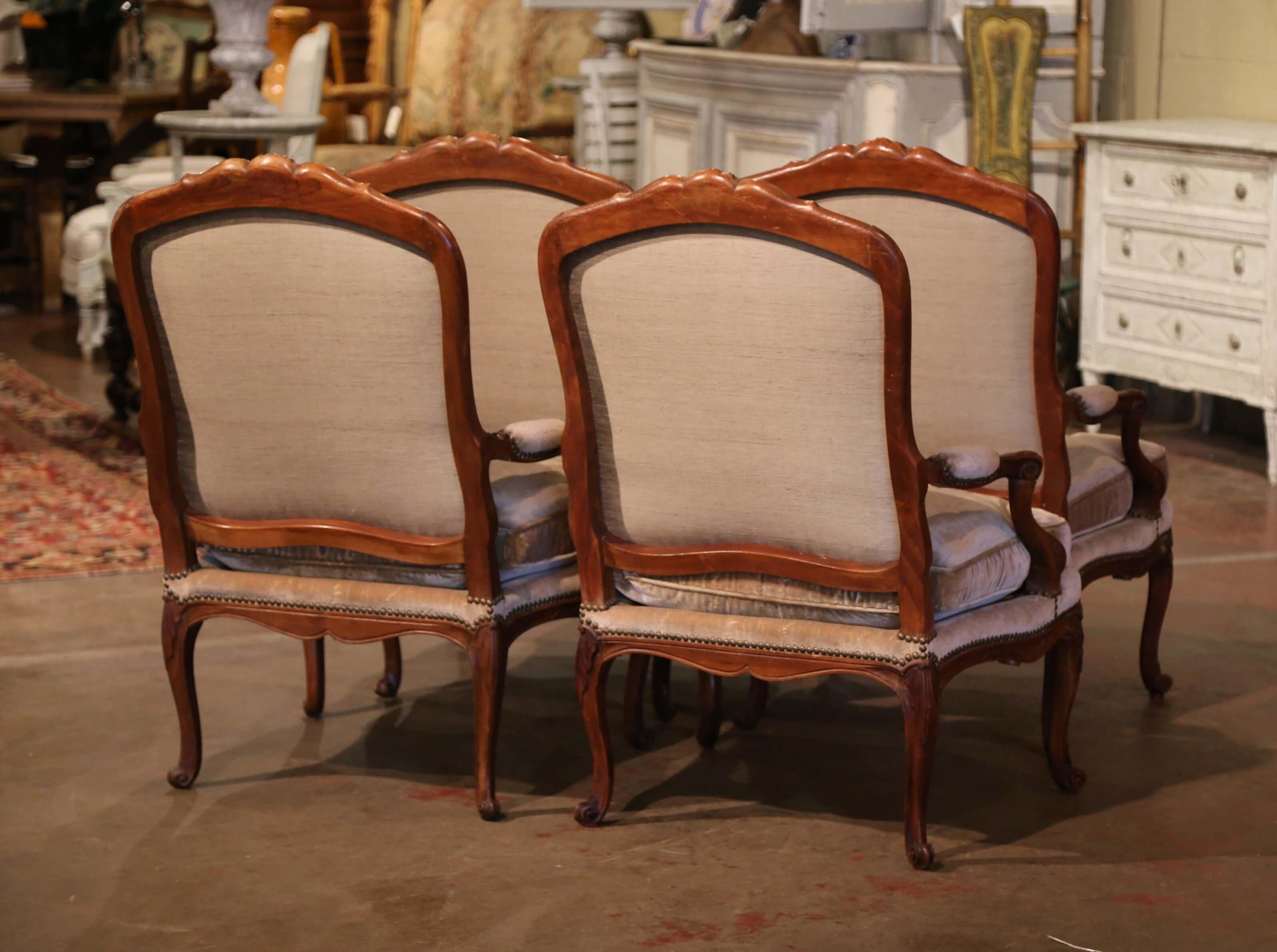 19th Century French Louis XV Carved Walnut Armchairs from Provence, Set of Four For Sale 7
