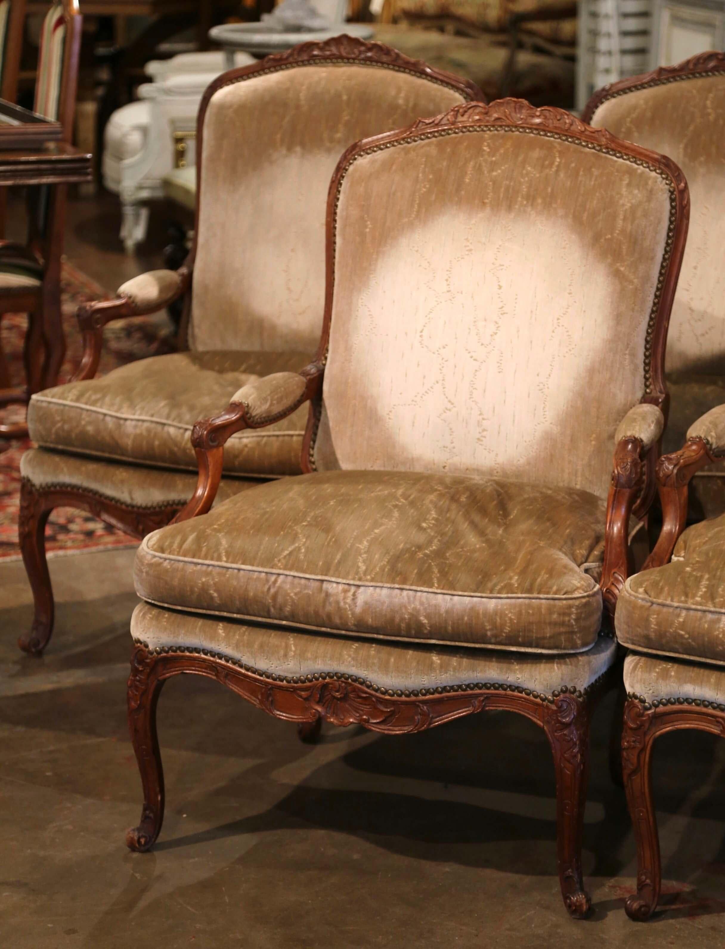 Hand-Carved 19th Century French Louis XV Carved Walnut Armchairs from Provence, Set of Four For Sale