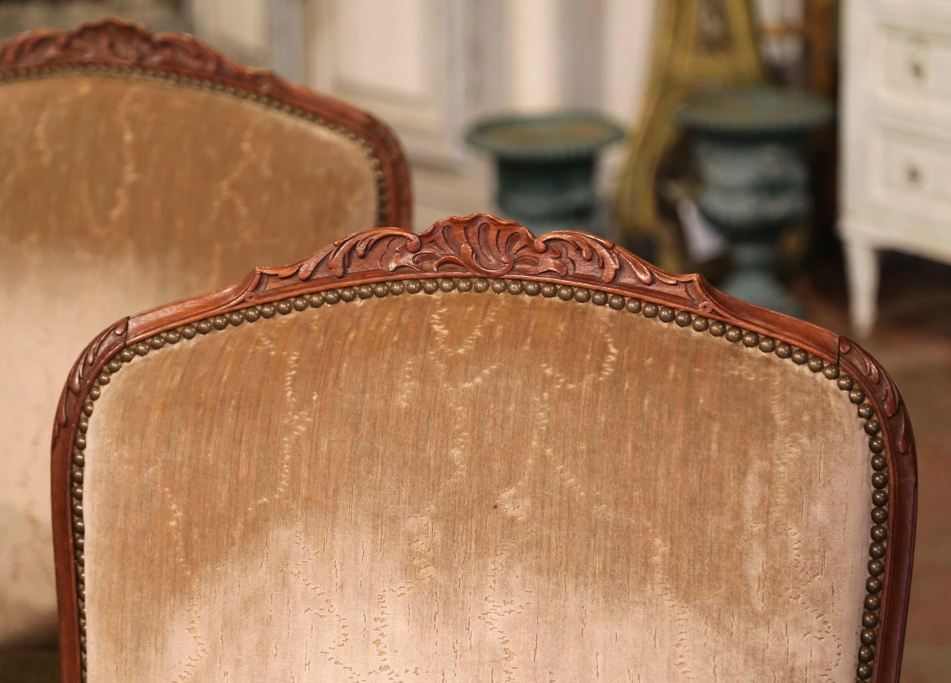 19th Century French Louis XV Carved Walnut Armchairs from Provence, Set of Four In Excellent Condition For Sale In Dallas, TX