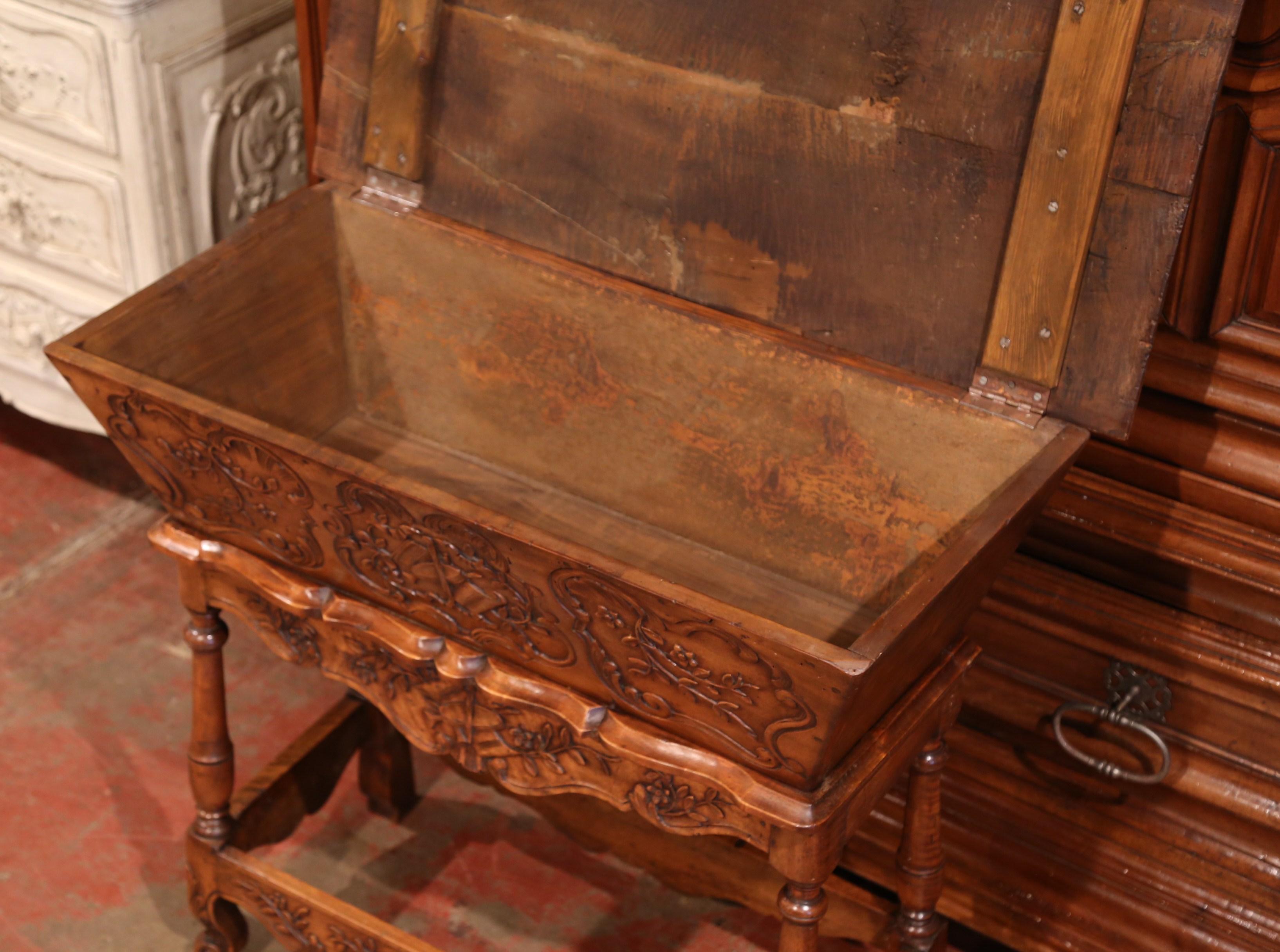 19th Century French Louis XV Carved Walnut Dough Box from Provence 1