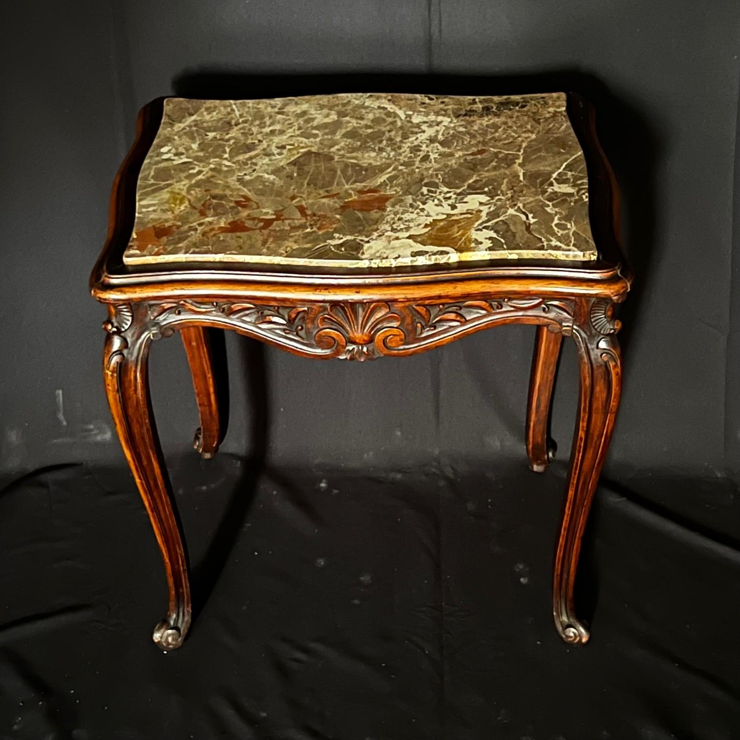 19th Century French Louis XV Carved Walnut Side Table In Good Condition In Hopewell, NJ