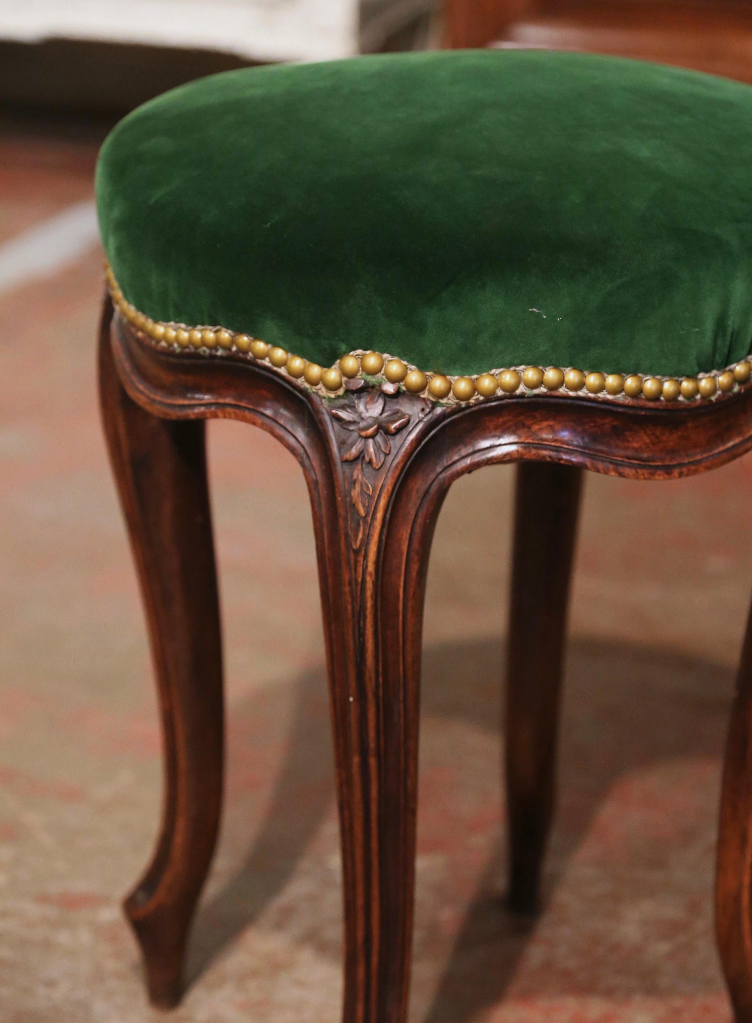 19th Century French Louis XV Carved Walnut Stool with Green Velvet For Sale 1