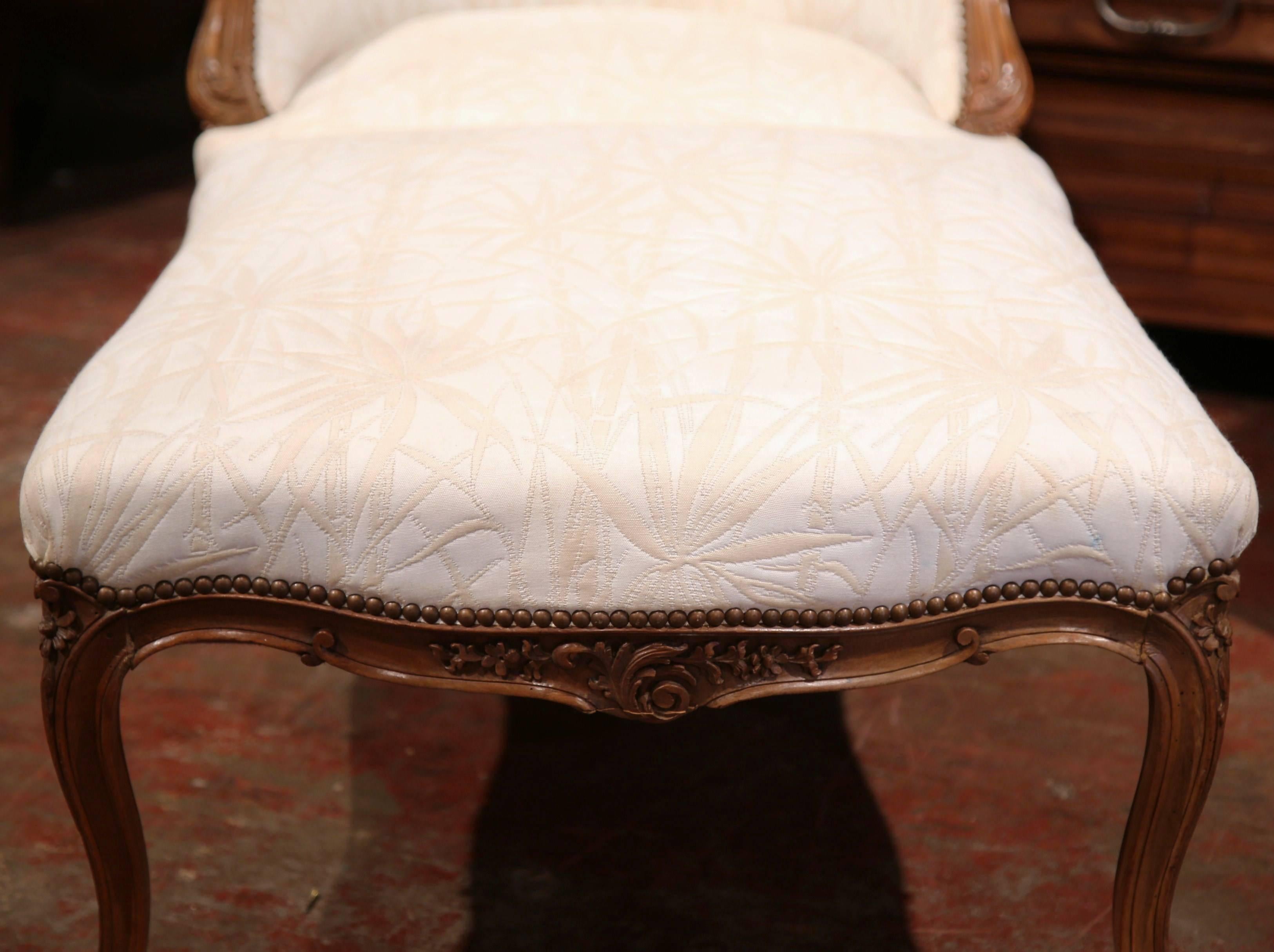 19th Century French Louis XV Carved Walnut Three-Piece Chaise from Provence 1