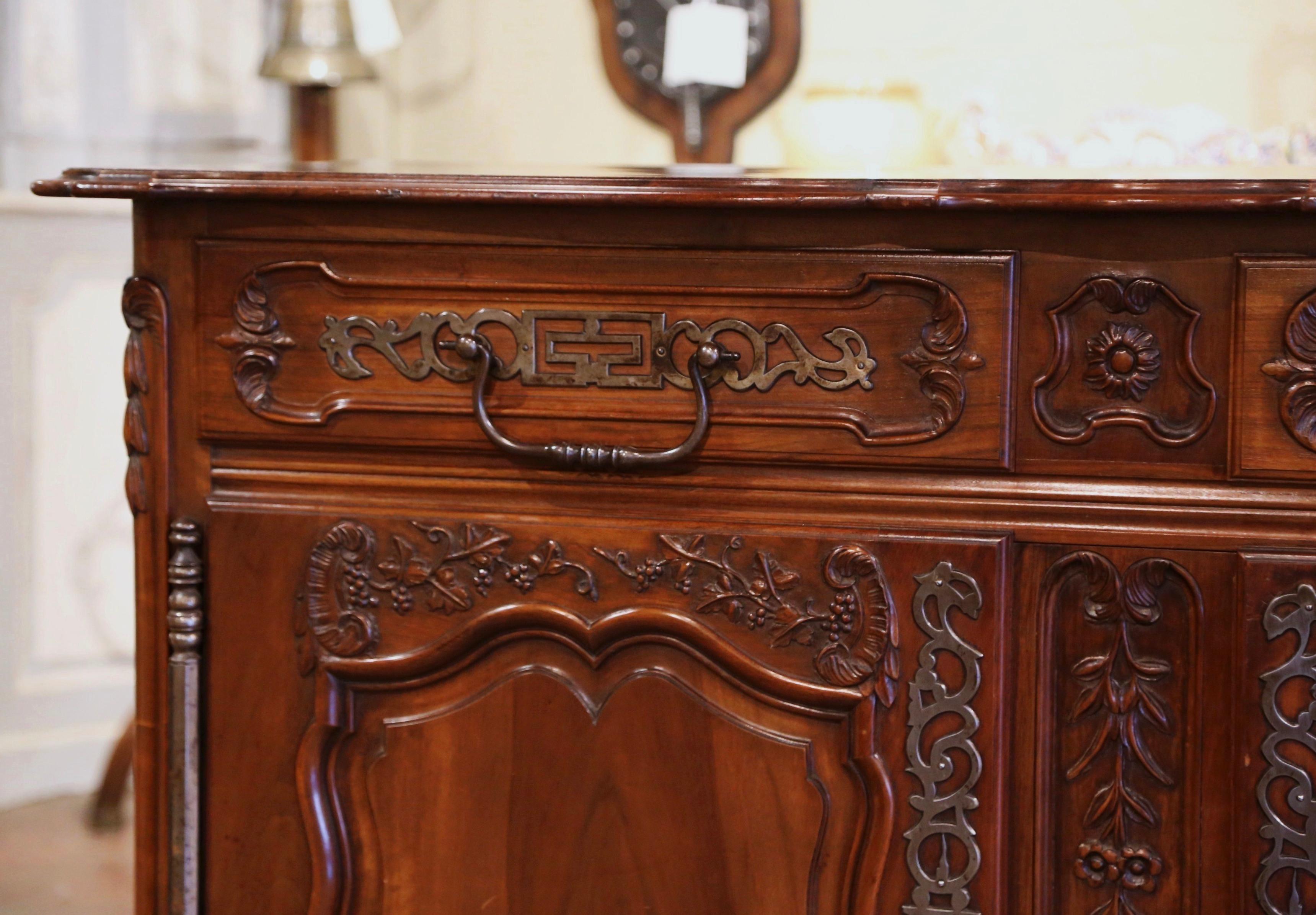 19th Century, French Louis XV Carved Walnut Two-Door Buffet from Provence 1