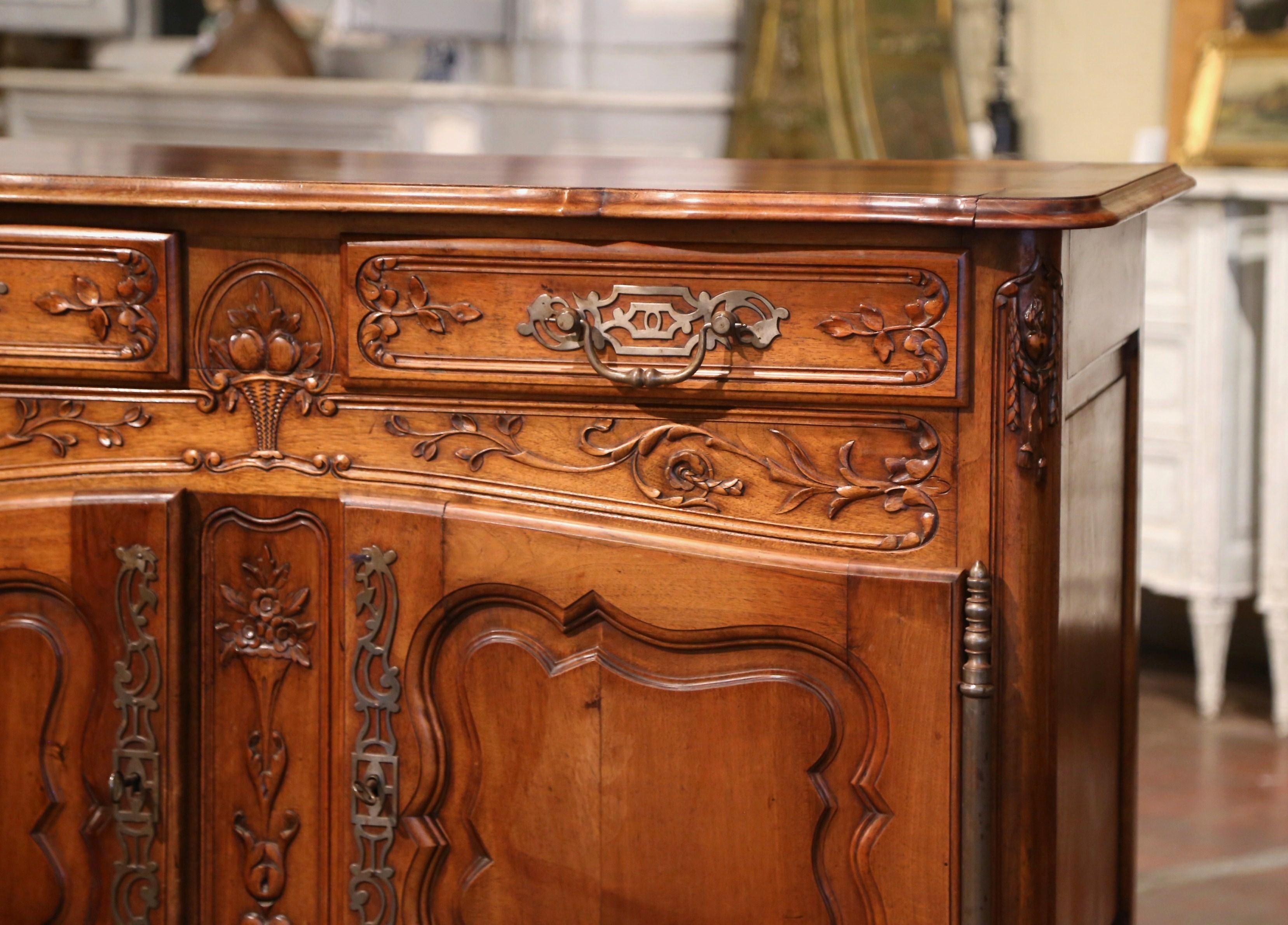 19th Century, French Louis XV Carved Walnut Two-Door Buffet from Provence For Sale 3