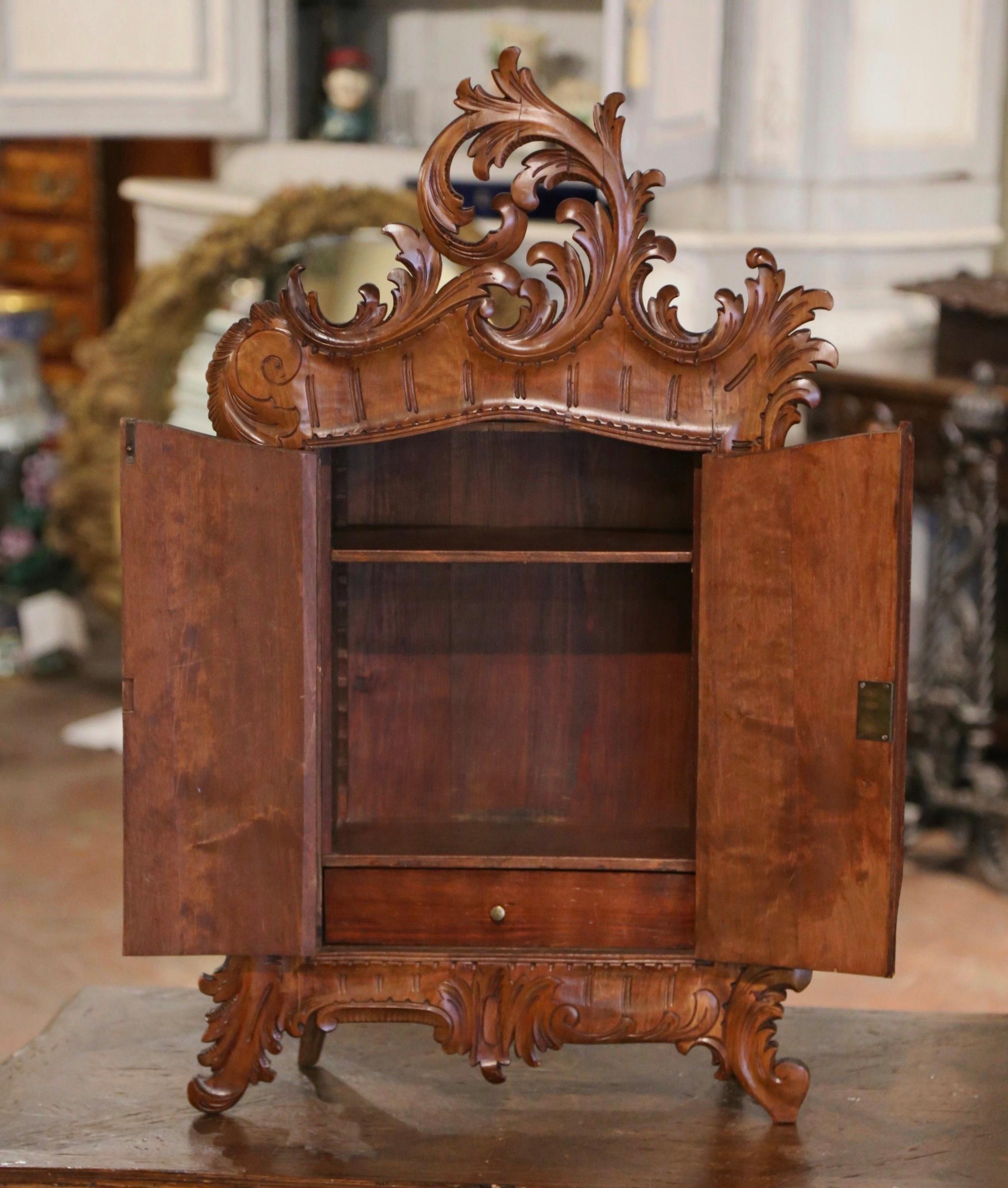 19th Century French Louis XV Carved Walnut Two-Door Wall Vitrine Cabinet  2