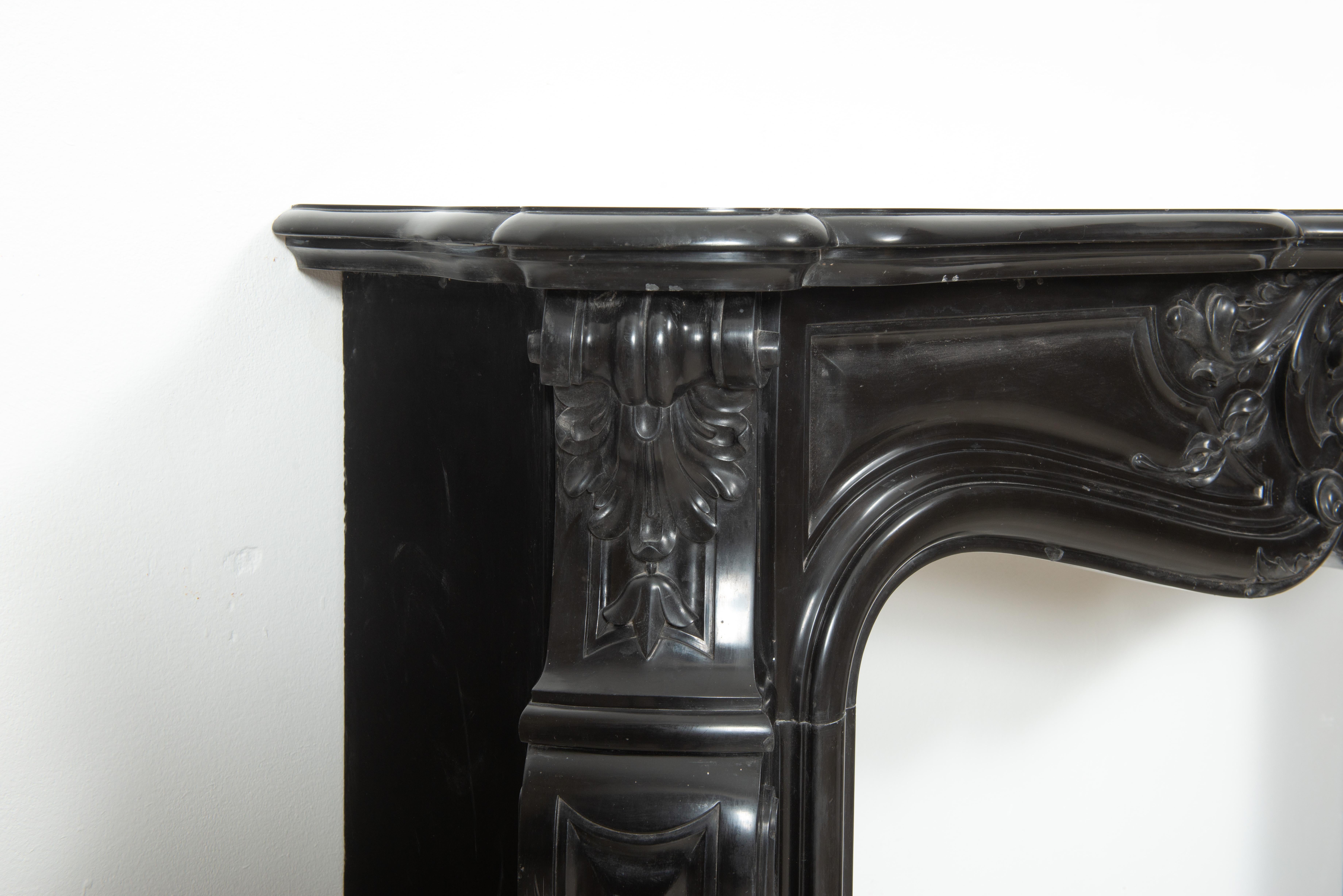 Caminetto francese Luigi XV del XIX secolo in vendita 7