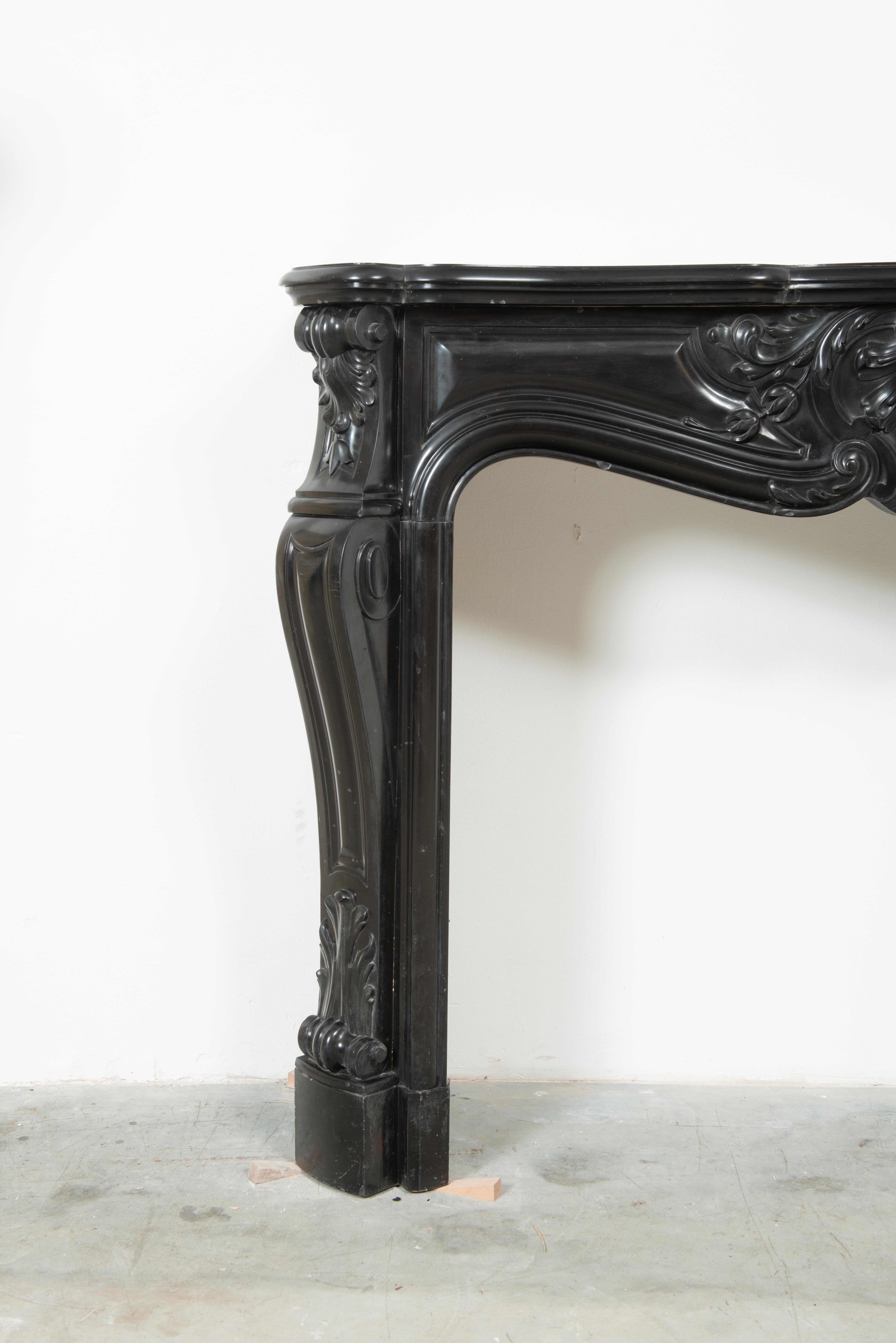 Caminetto francese Luigi XV del XIX secolo in vendita 8