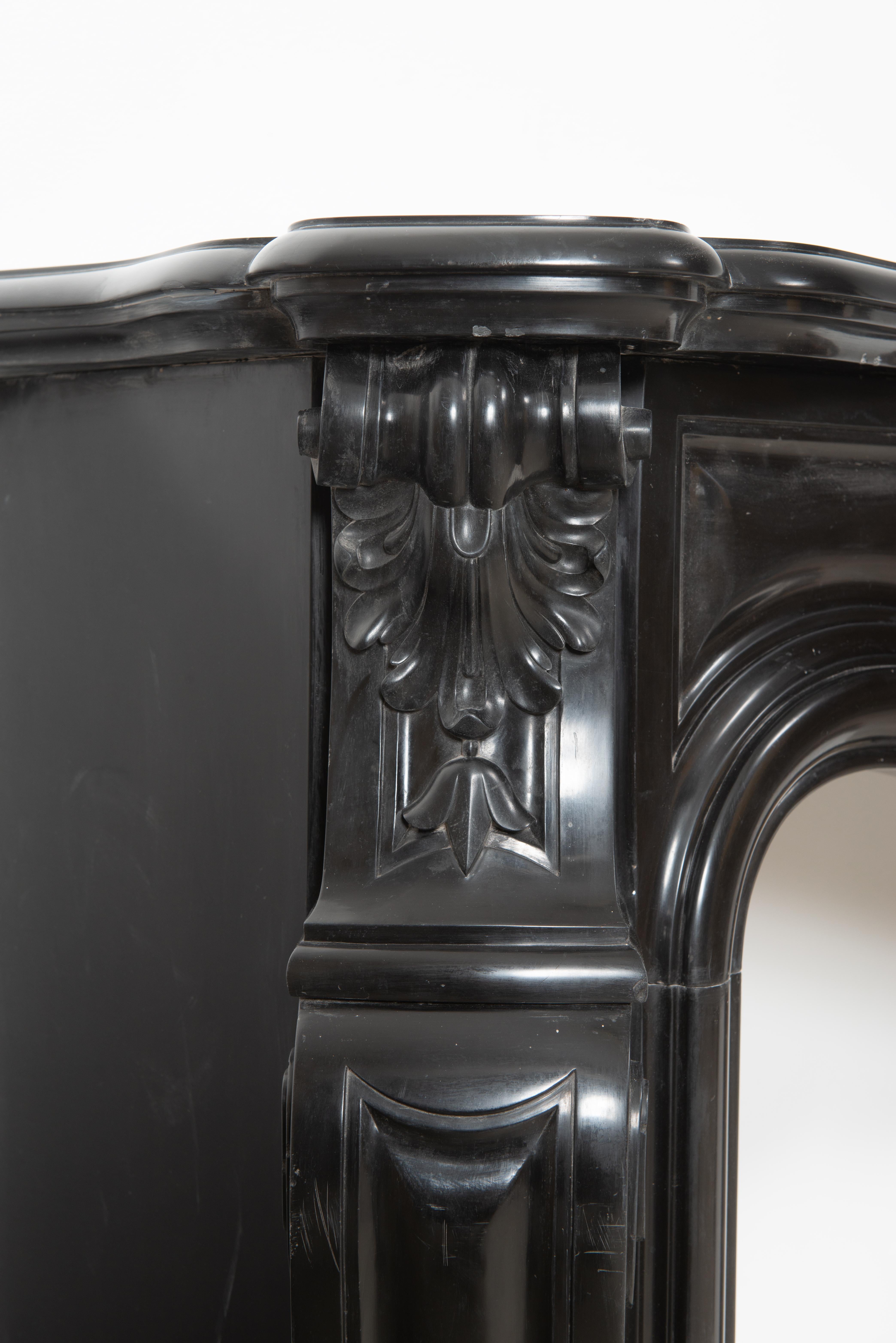 Caminetto francese Luigi XV del XIX secolo in vendita 9