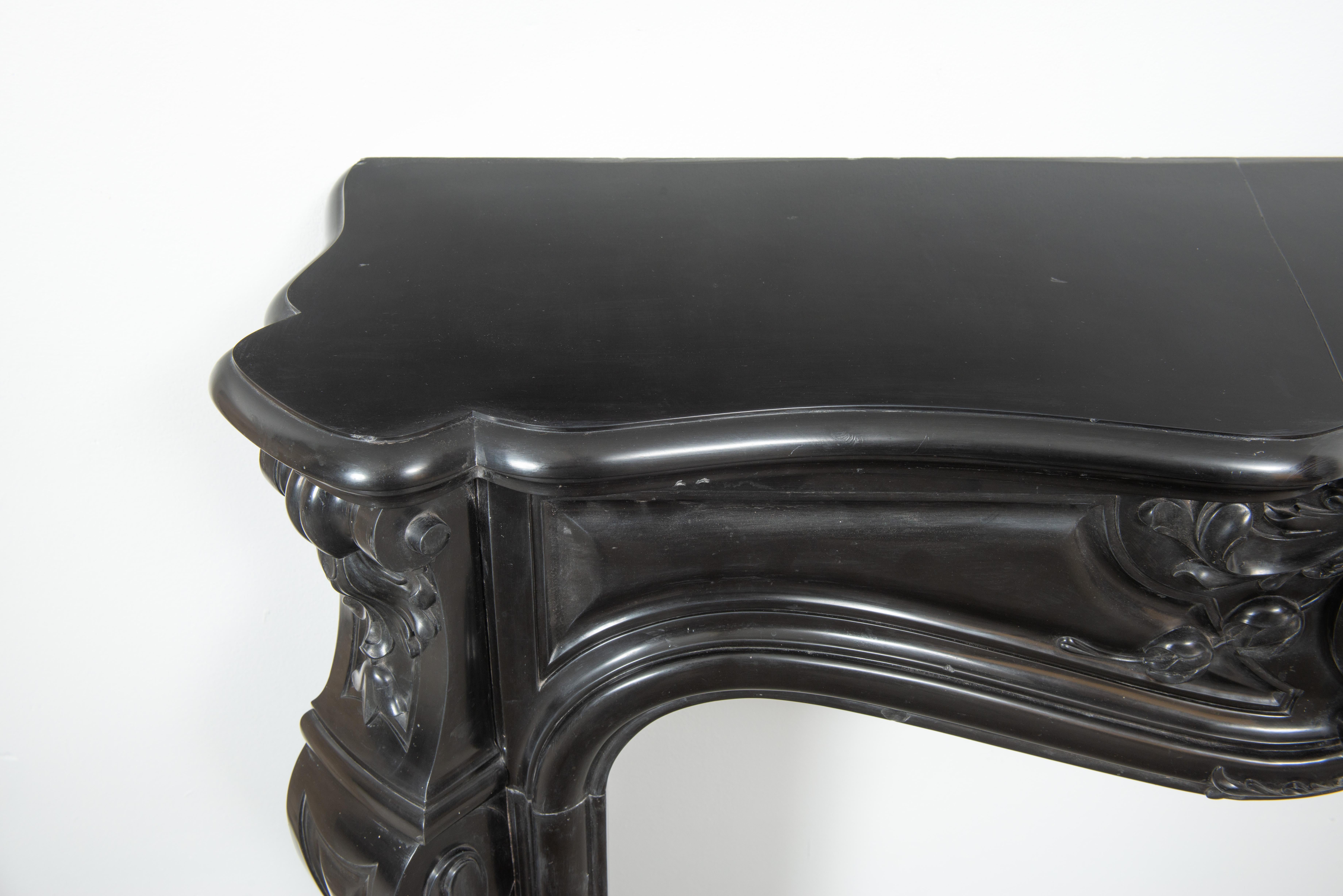 Caminetto francese Luigi XV del XIX secolo in vendita 11