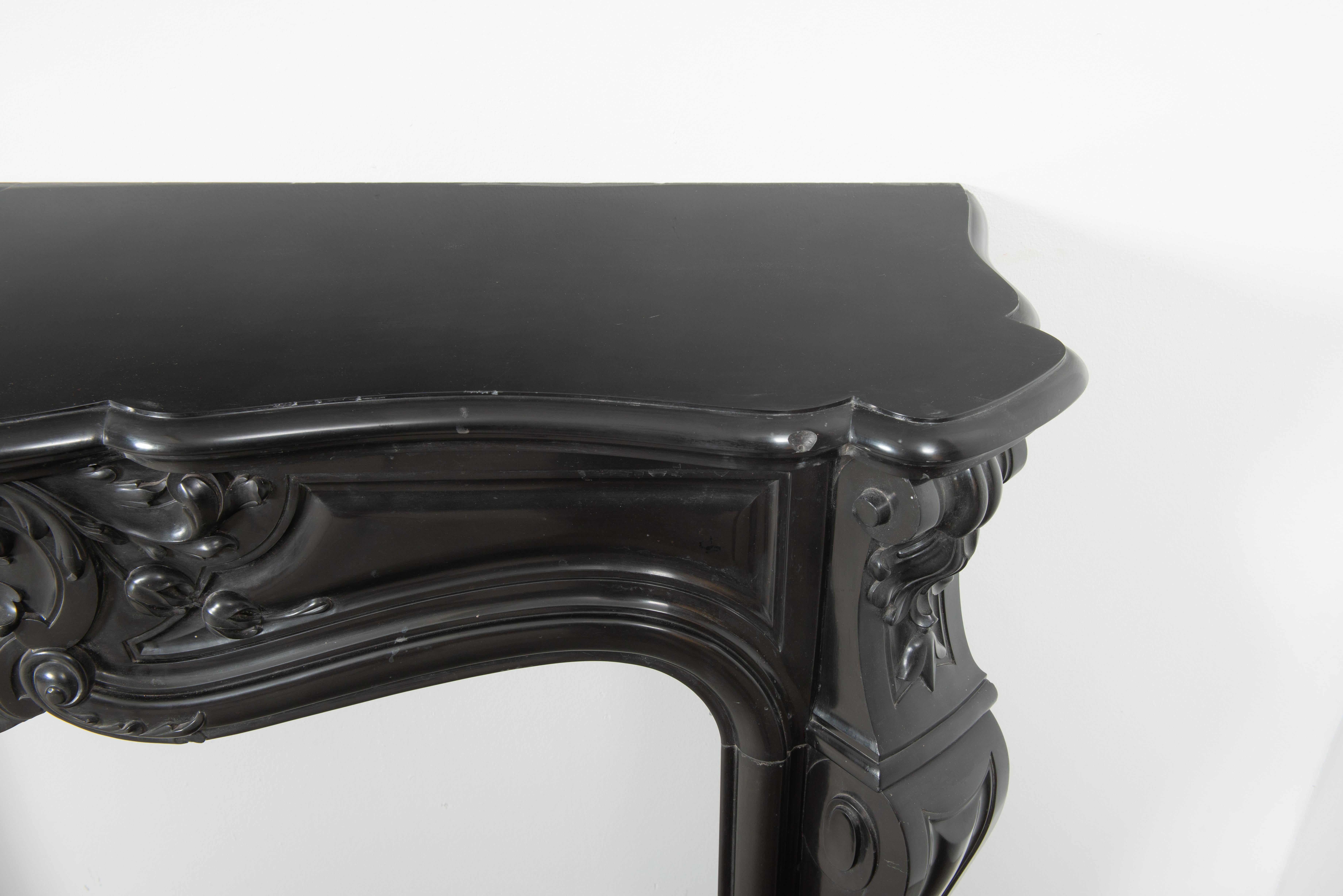 Caminetto francese Luigi XV del XIX secolo in vendita 13