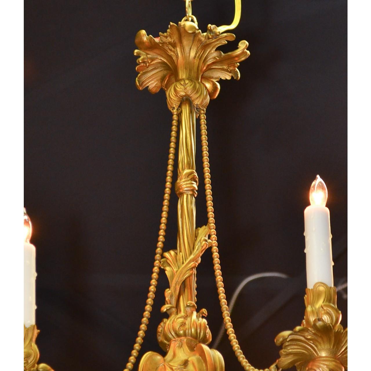 19th Century French Louis XV Gilt Bronze Chandelier (Vergoldet)