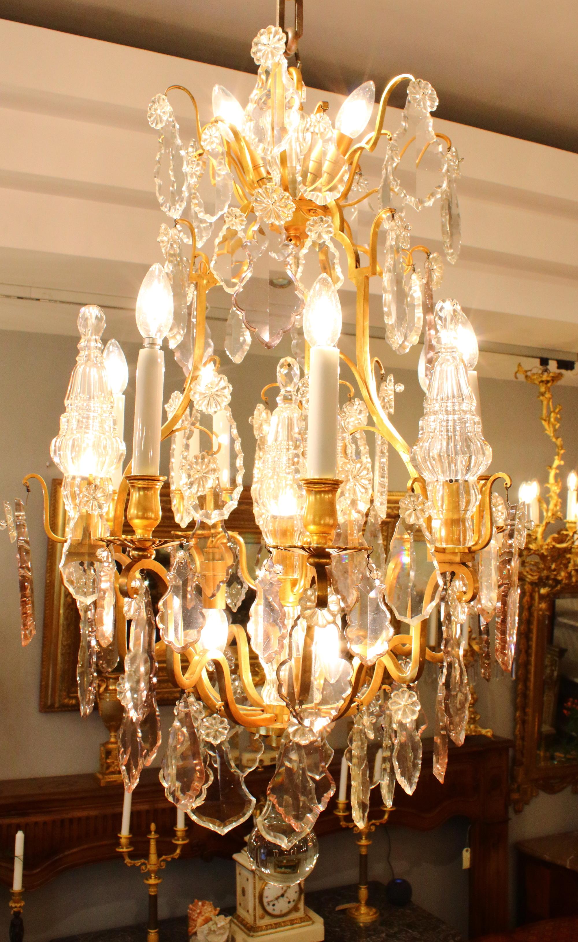 Faceted 19th Century French Louis XV Gilt Gilt Bronze Crystal Glass 16-Light Chandelier