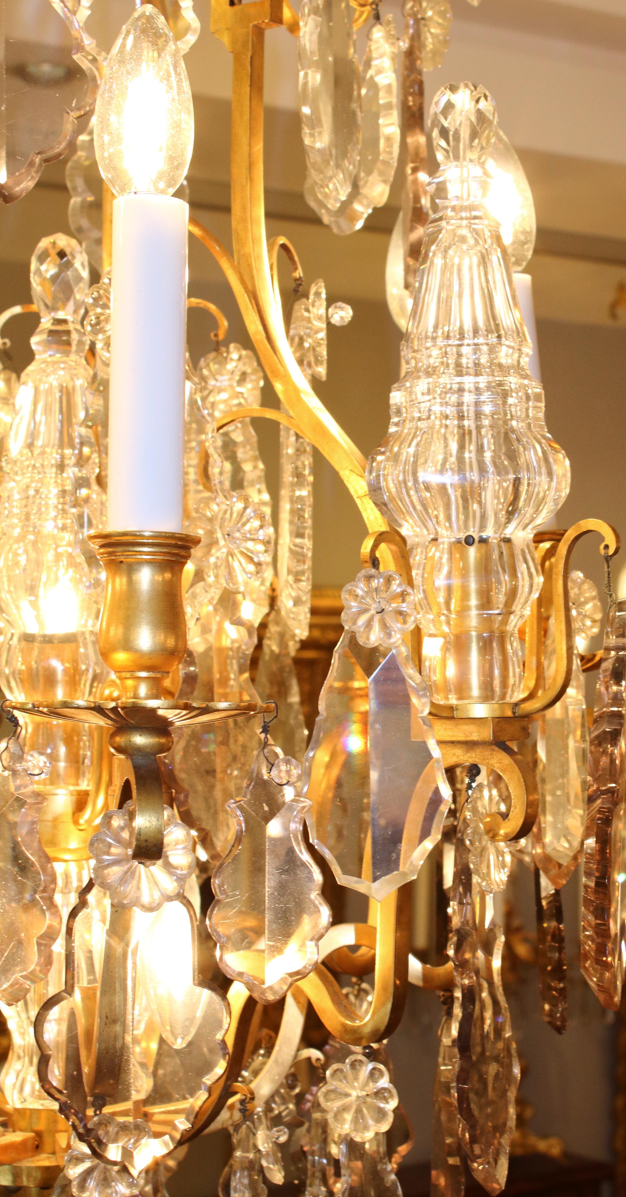 19th Century French Louis XV Gilt Gilt Bronze Crystal Glass 16-Light Chandelier In Good Condition In Berlin, DE