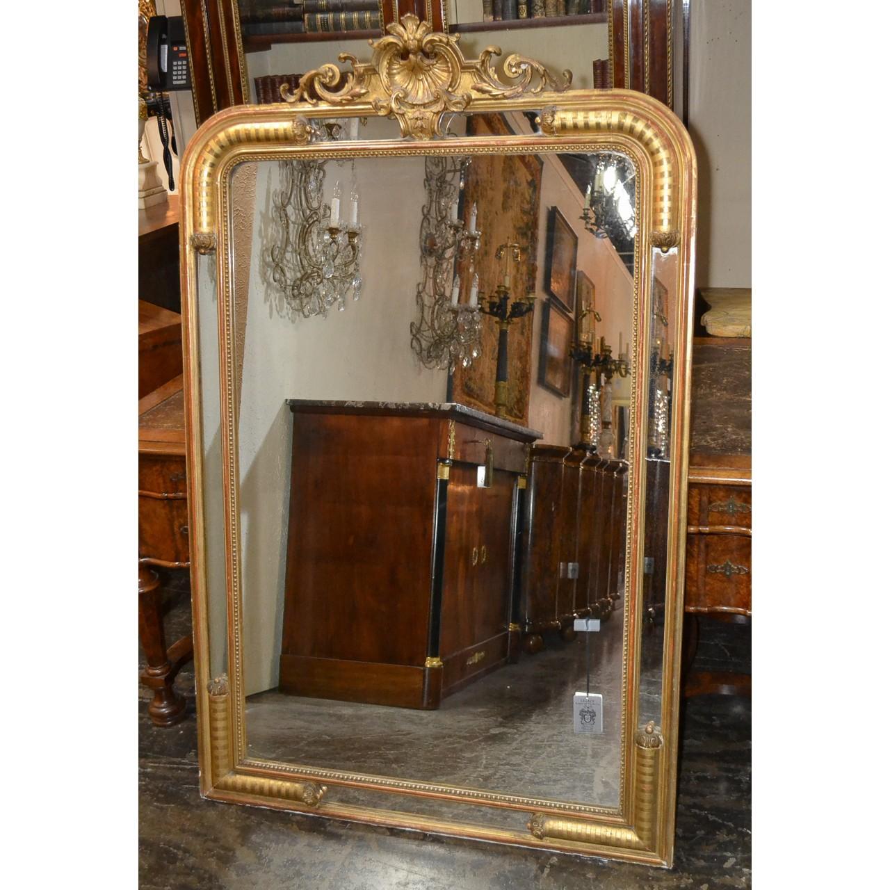19th Century French Louis XV Giltwood Mirror In Good Condition In Dallas, TX