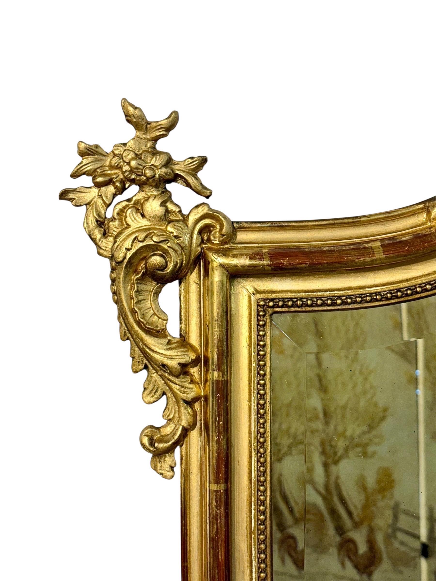 Espejo parisino de madera dorada Luis XV francés del siglo XIX en venta 12