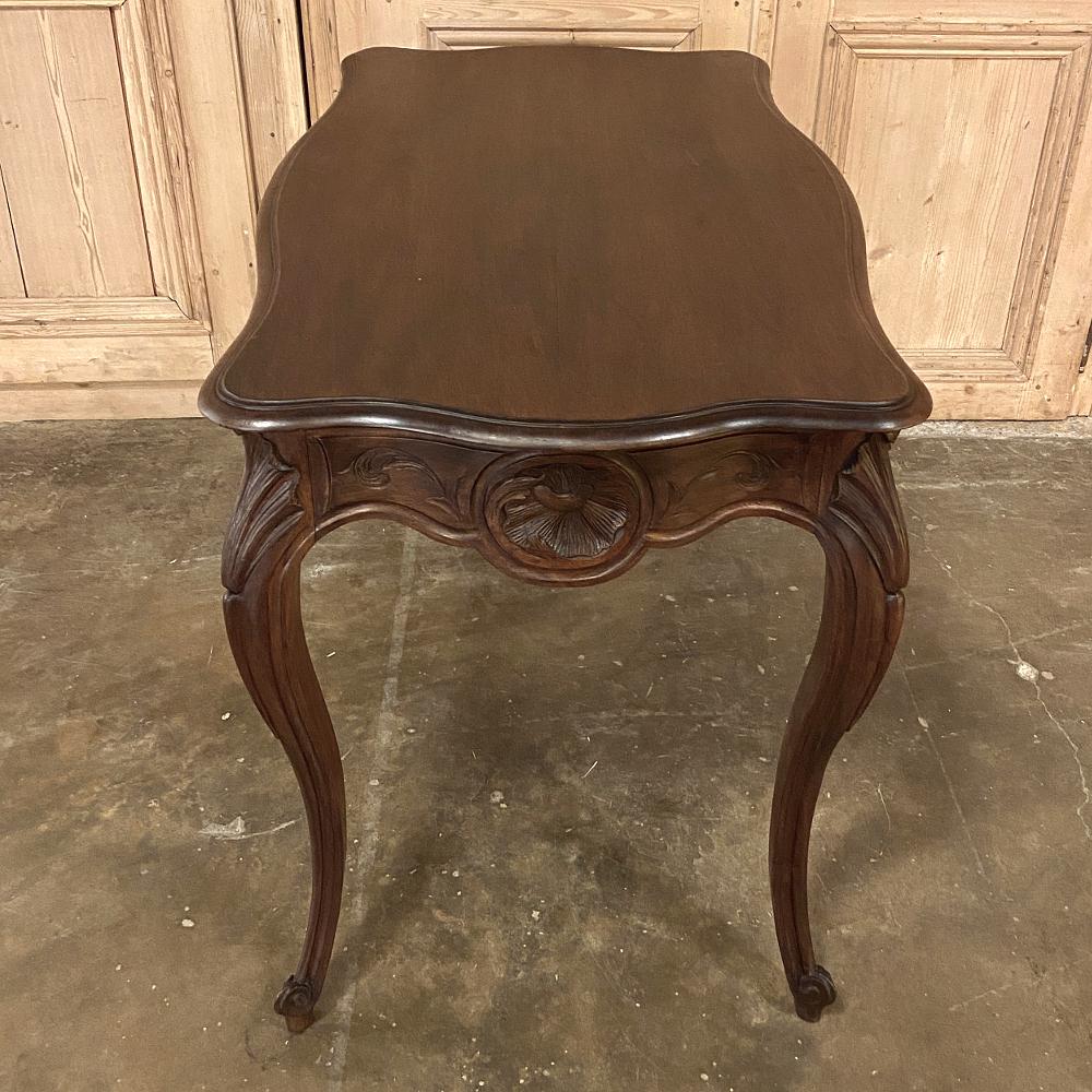 19th Century French Louis XV Hand Carved Walnut End Table For Sale 7