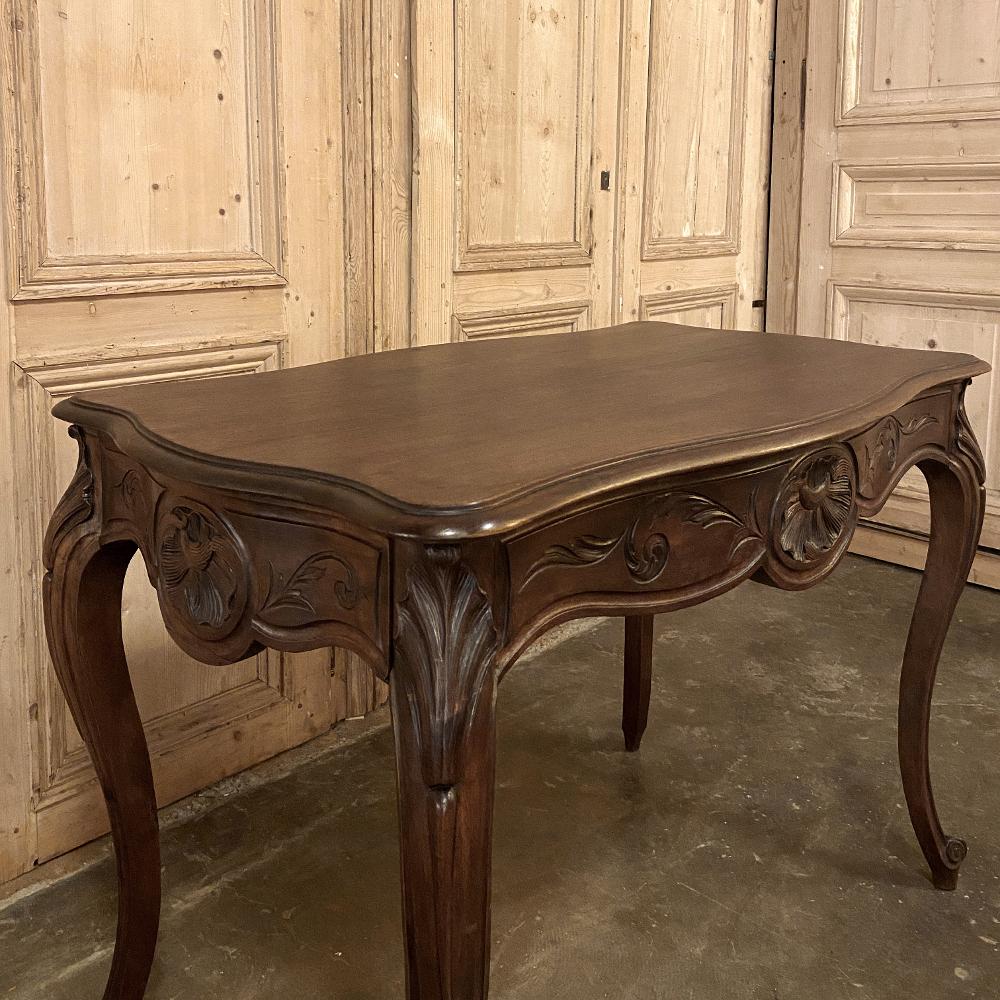 19th Century French Louis XV Hand Carved Walnut End Table For Sale 1