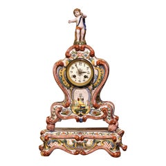Pendule de cheminée française du 19ème siècle en faïence peinte à la main, signée HB Quimper