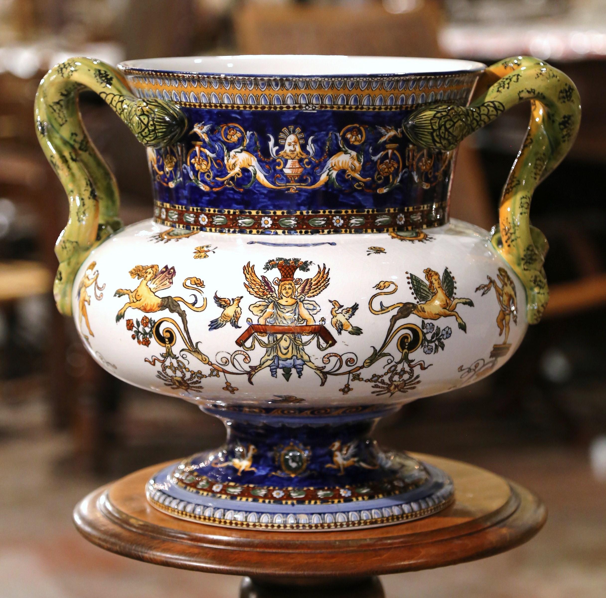 19th Century French Louis XV Hand Painted Porcelain Cache Pot from Gien For Sale 5