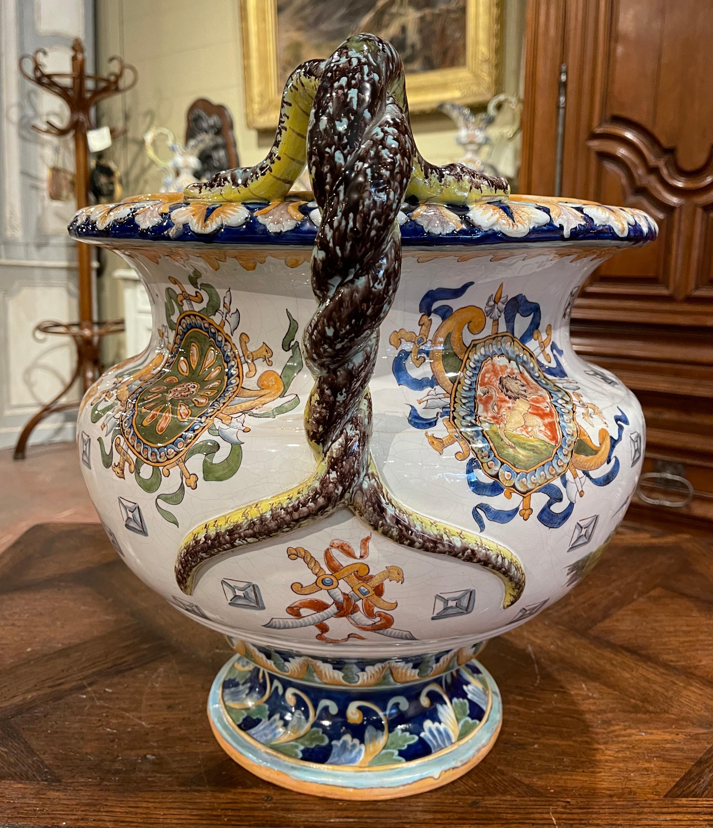 19th Century French Louis XV Hand Painted Porcelain Cache Pot with Crest Motifs For Sale 7