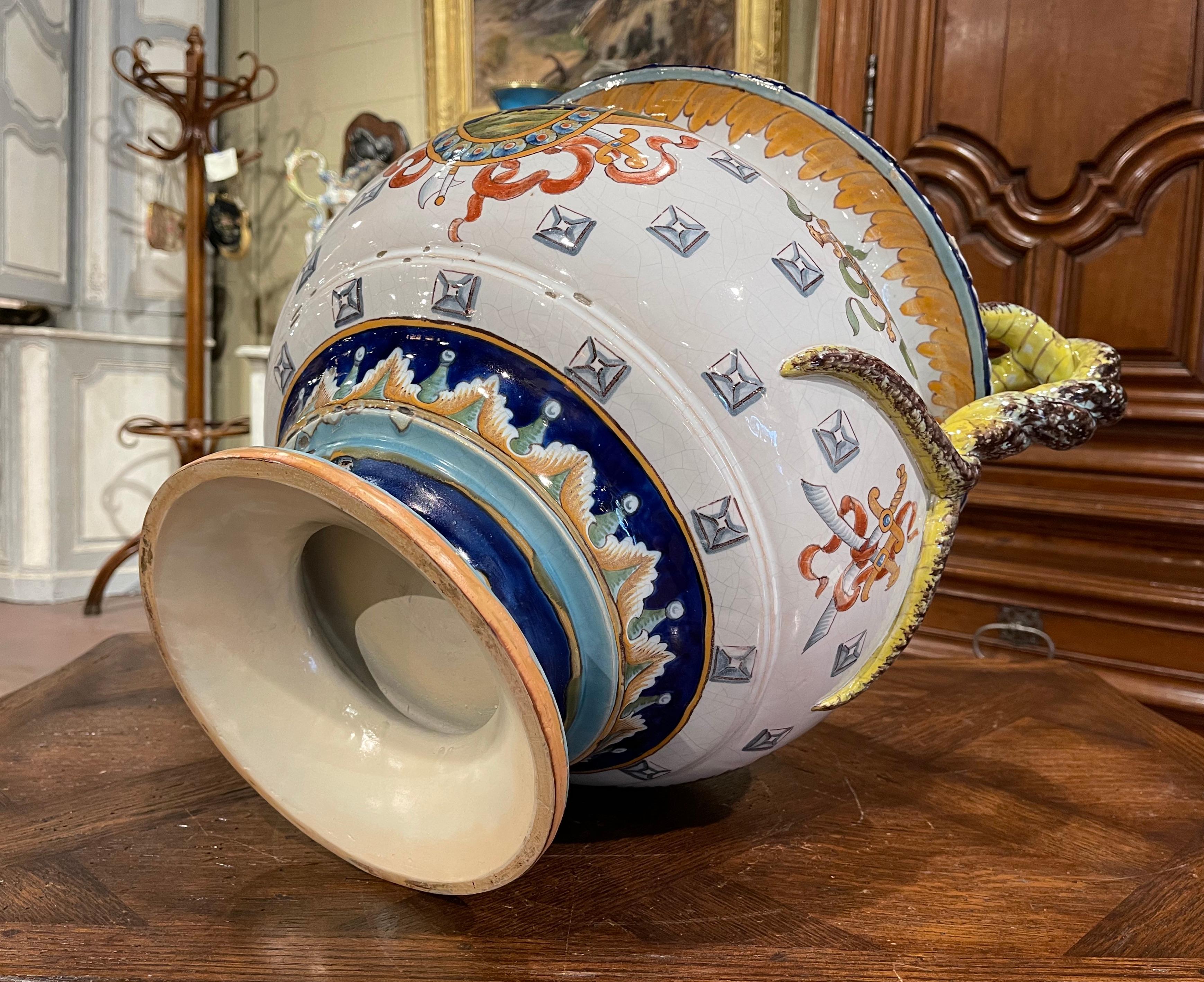 19th Century French Louis XV Hand Painted Porcelain Cache Pot with Crest Motifs For Sale 10