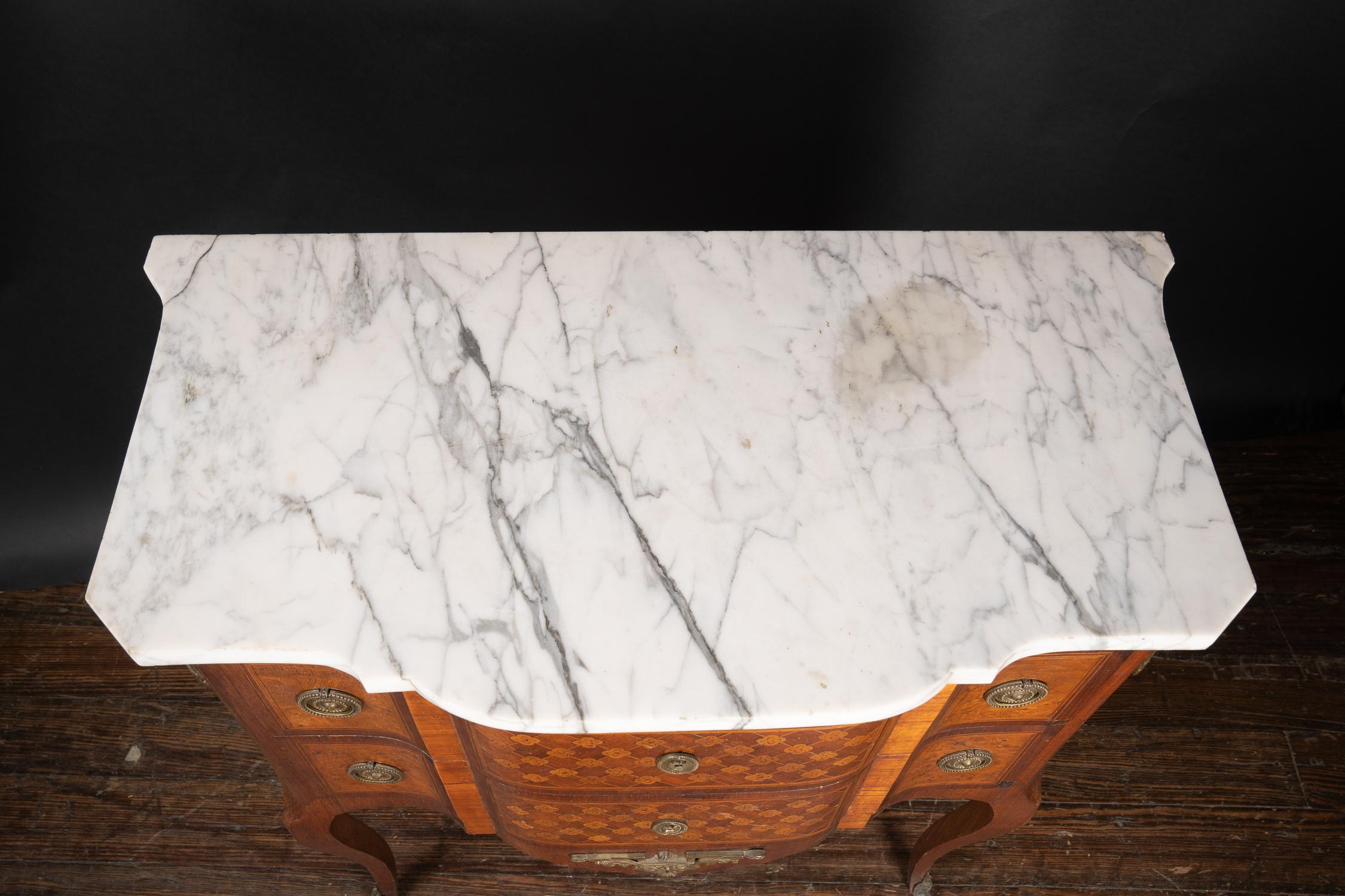 19th Century French, Louis XV-Louis XVI Transition Kingwood Marble Top Chest For Sale 4