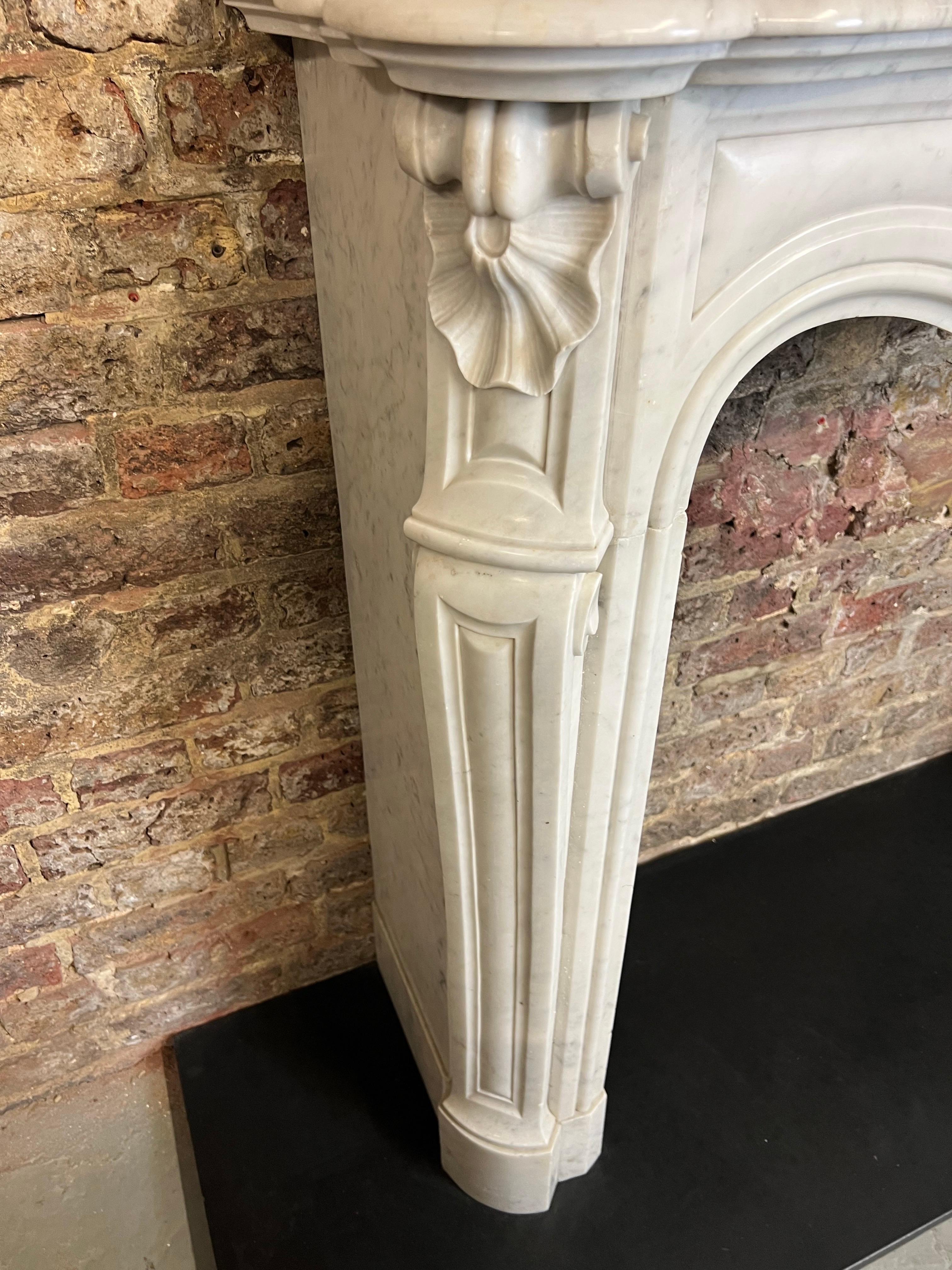 19th Century French Louis XV Marble Fireplace For Sale 5