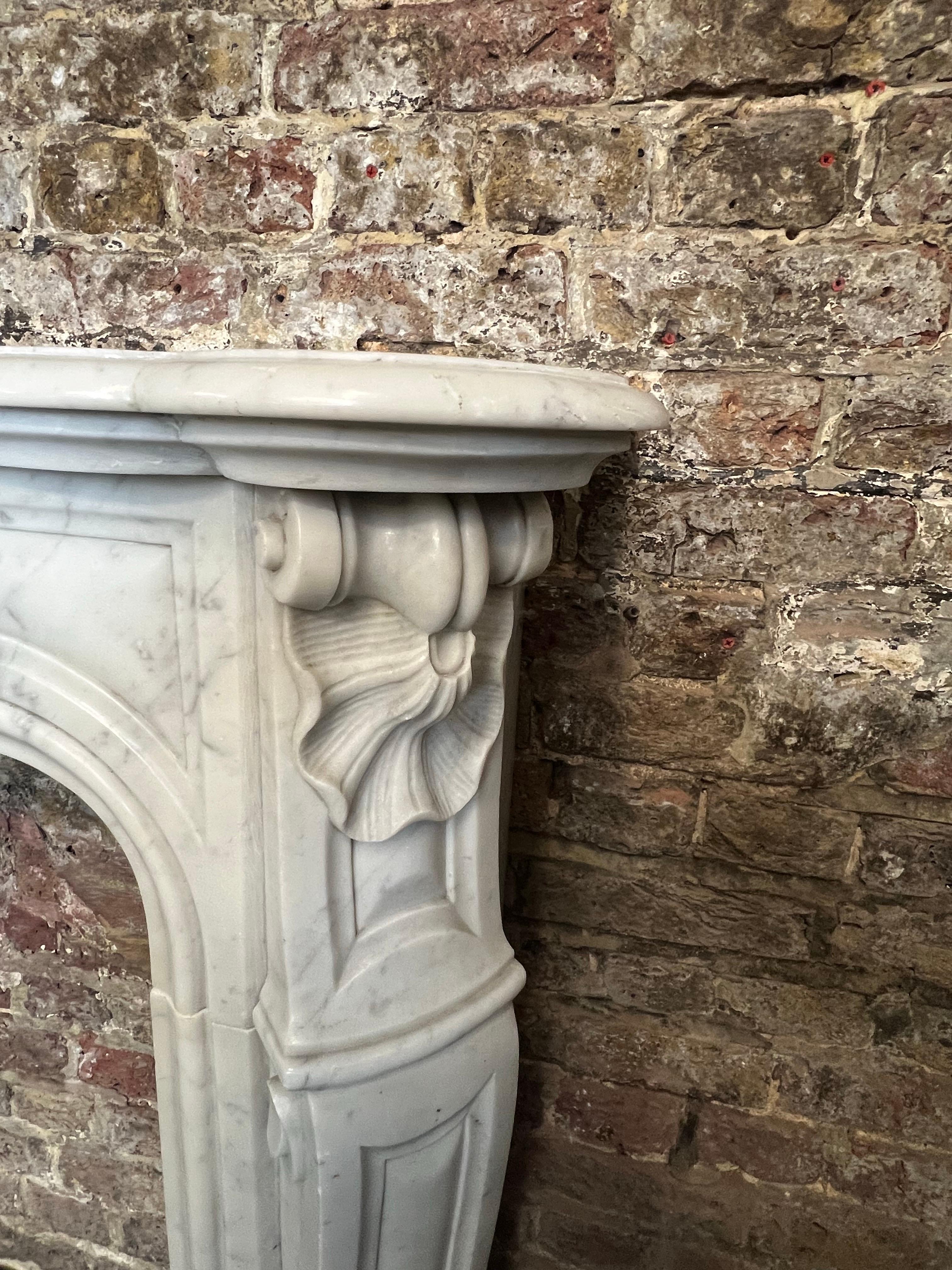 19th Century French Louis XV Marble Fireplace For Sale 4