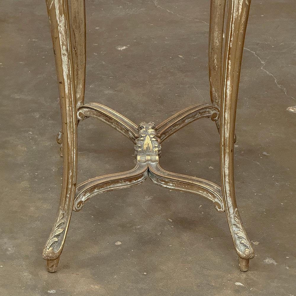 19th Century French Louis XV Marble Top Giltwood End Table in vendita 3