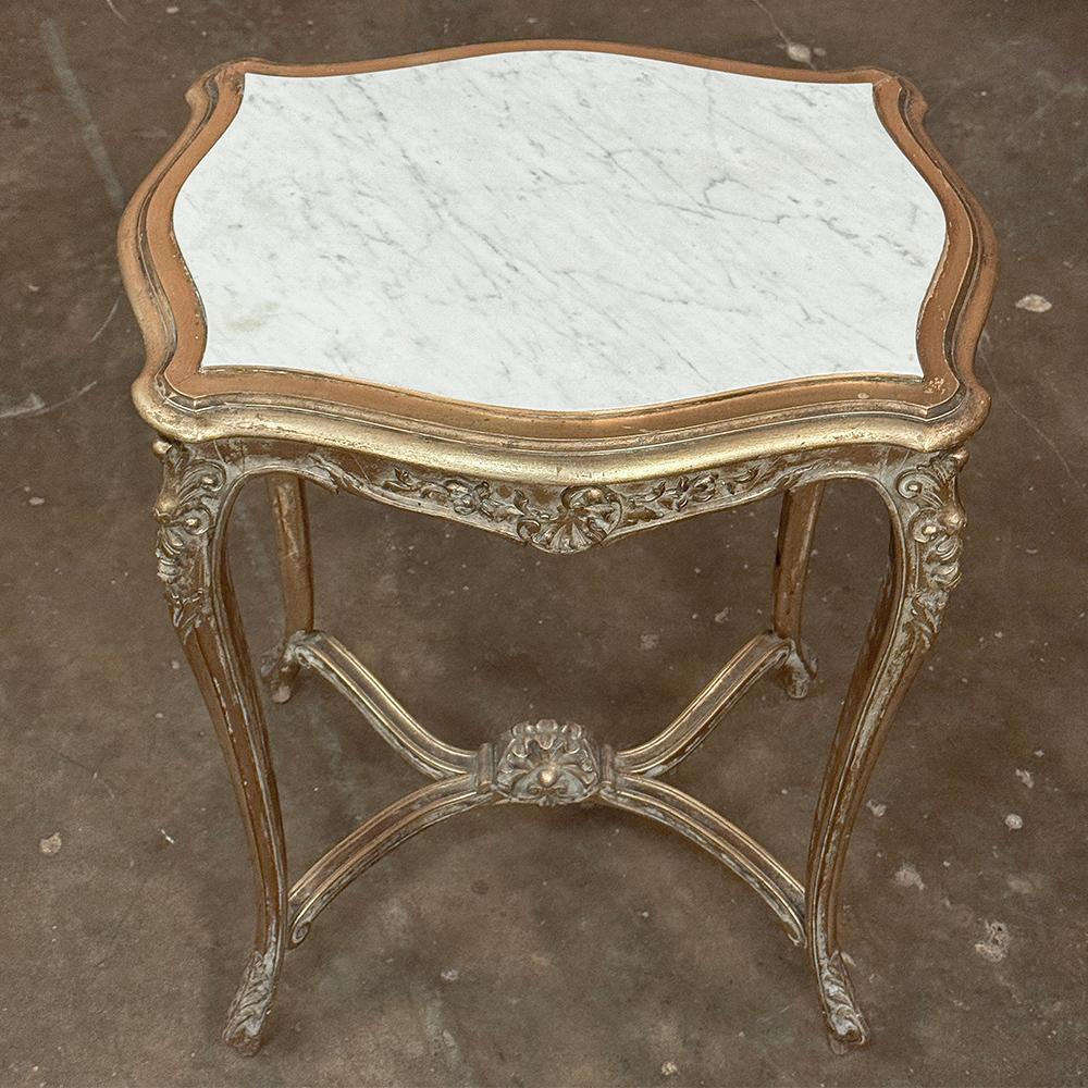 19th Century French Louis XV Marble Top Giltwood End Table in vendita 6