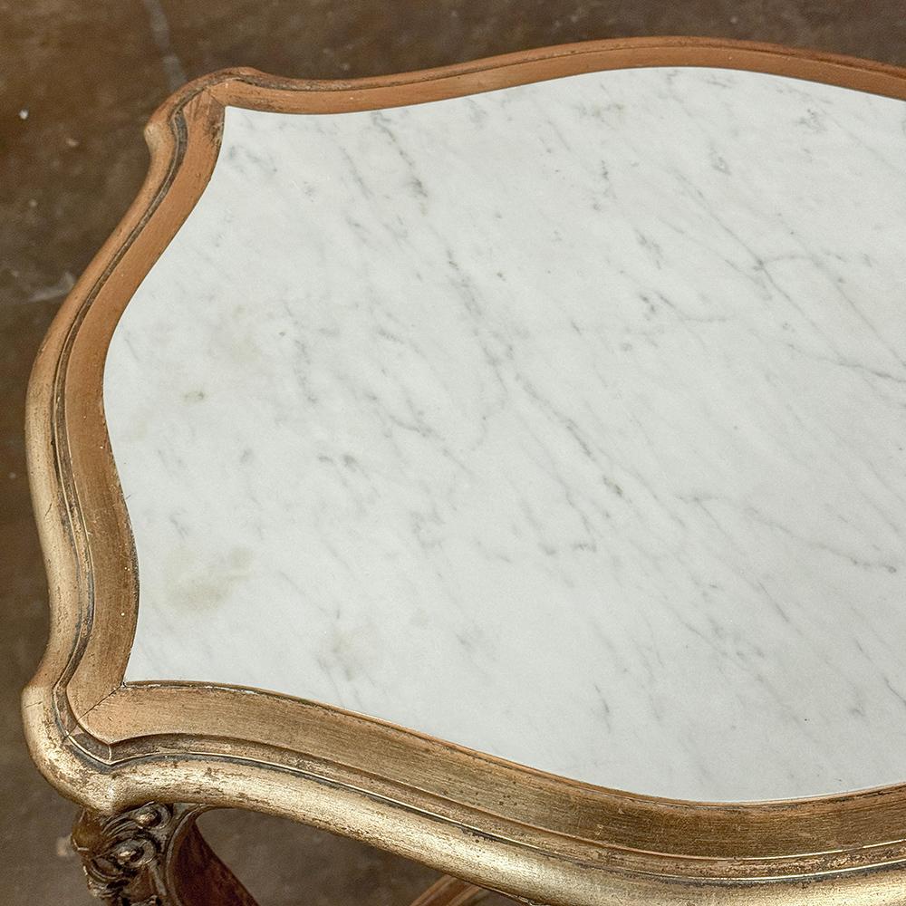 19th Century French Louis XV Marble Top Giltwood End Table in vendita 7