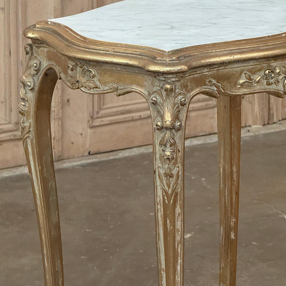 19th Century French Louis XV Marble Top Giltwood End Table In condizioni buone in vendita a Dallas, TX