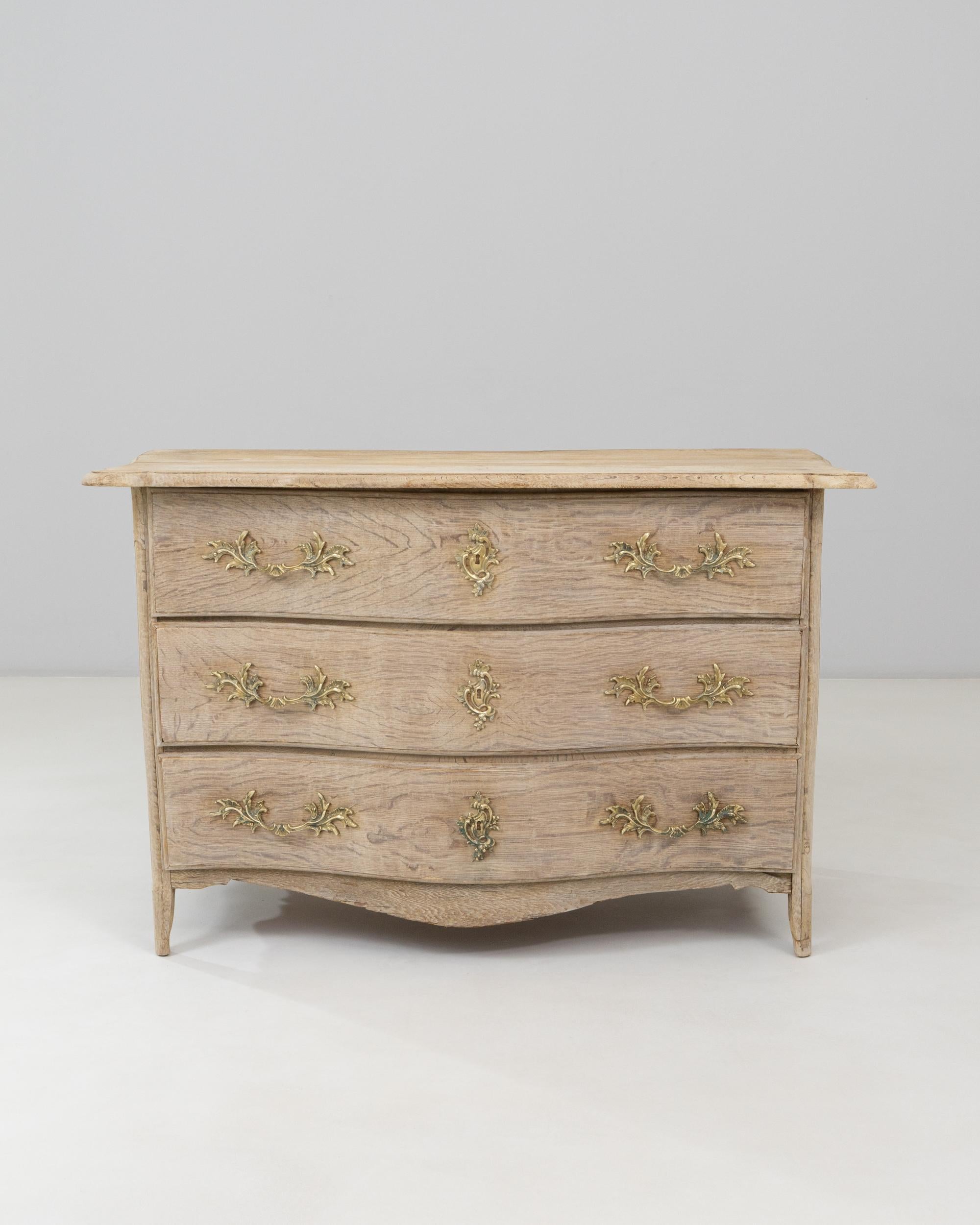 19th Century French Louis XV Oak Chest Of Drawers For Sale 3