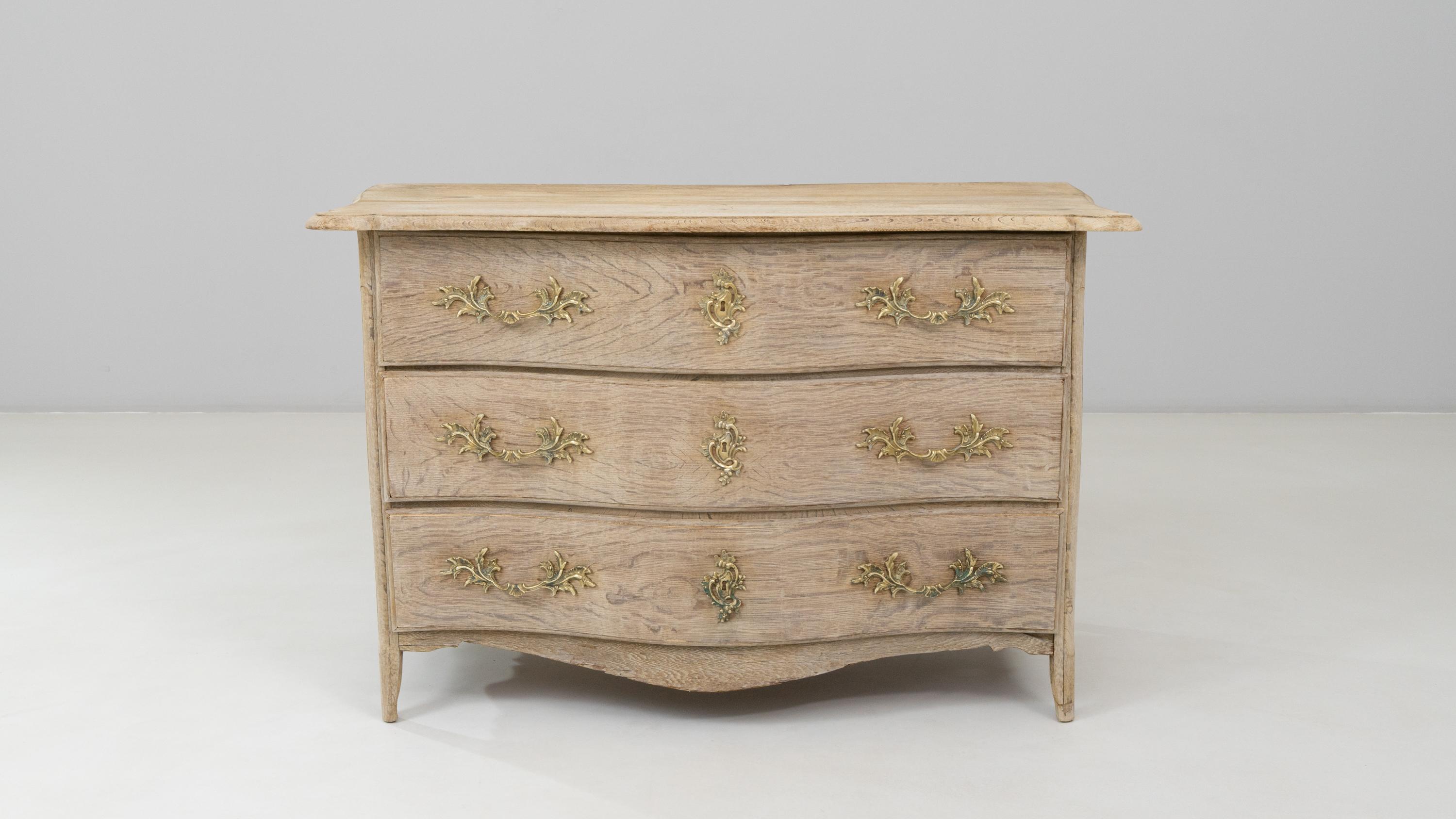 19th Century French Louis XV Oak Chest Of Drawers For Sale 4