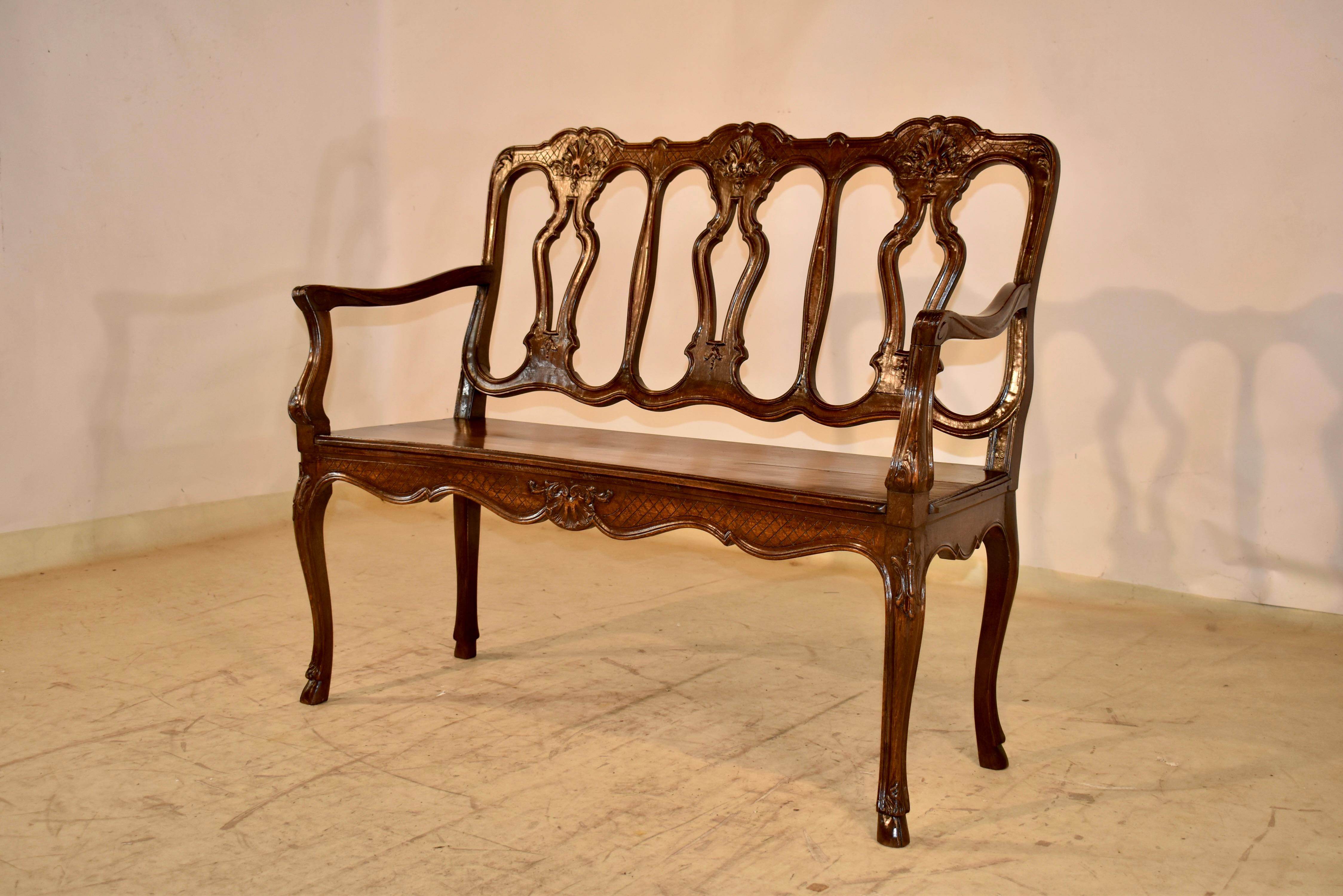19th Century French Louis XV Oak Settee For Sale 3