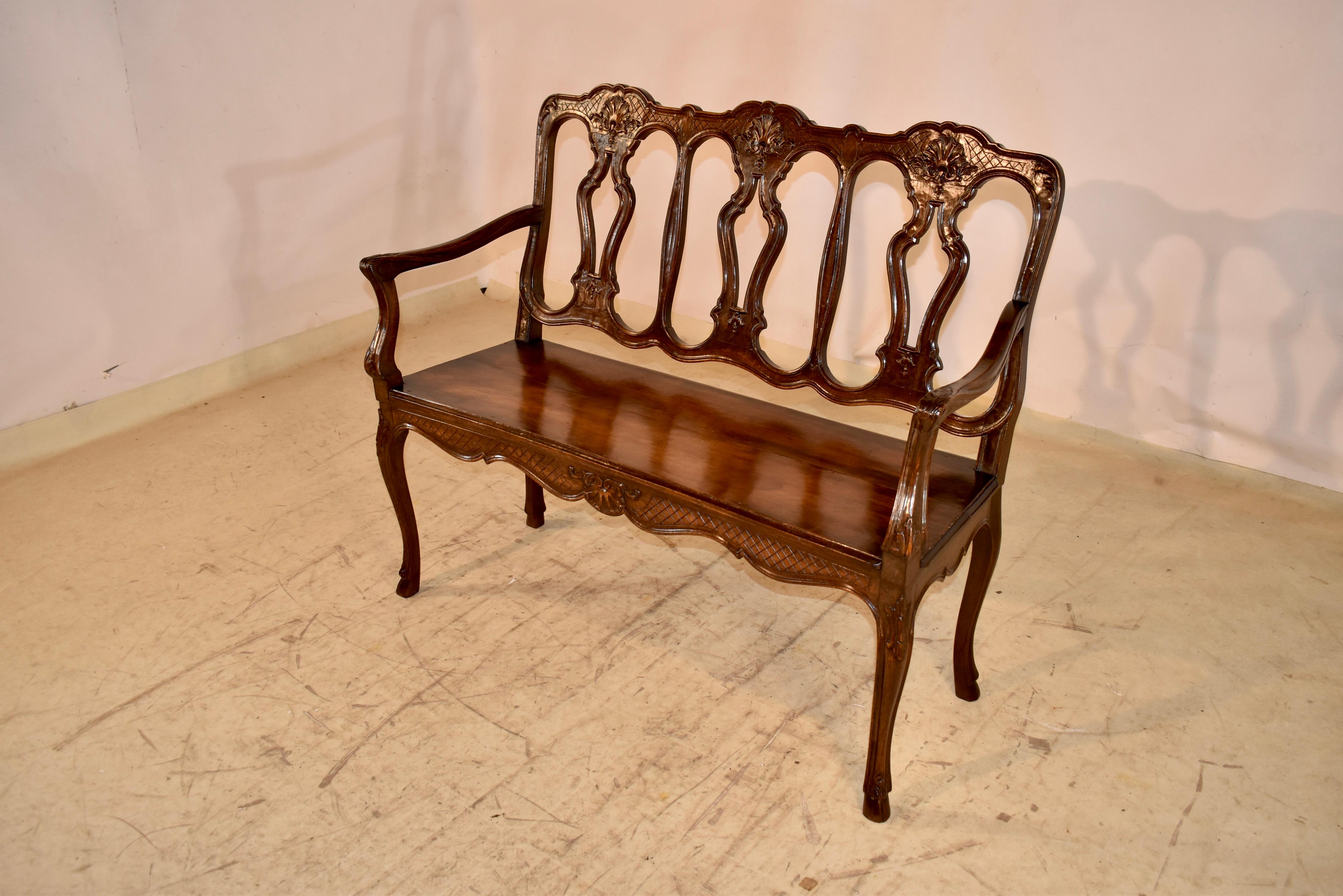 19th Century French Louis XV Oak Settee For Sale 4